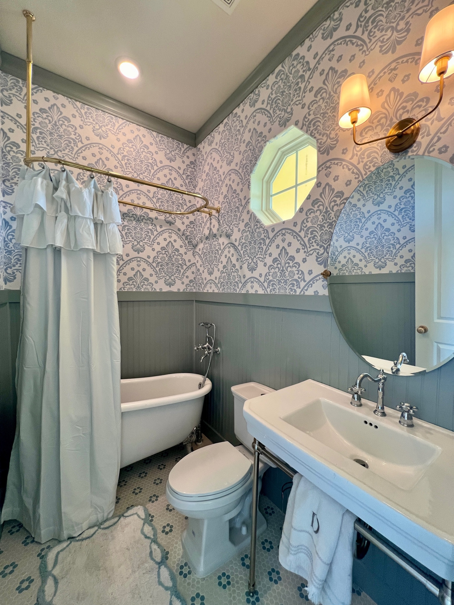 Mudroom bathroom details 

#LTKHome