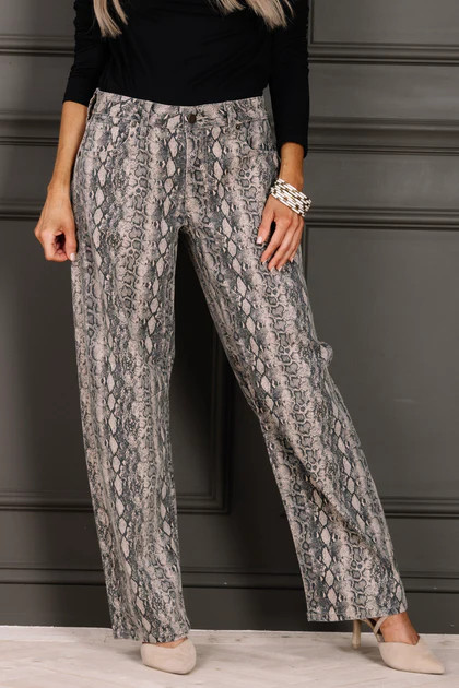 Just Black Mid Rise Snake Barrel Jean | The Willow Tree