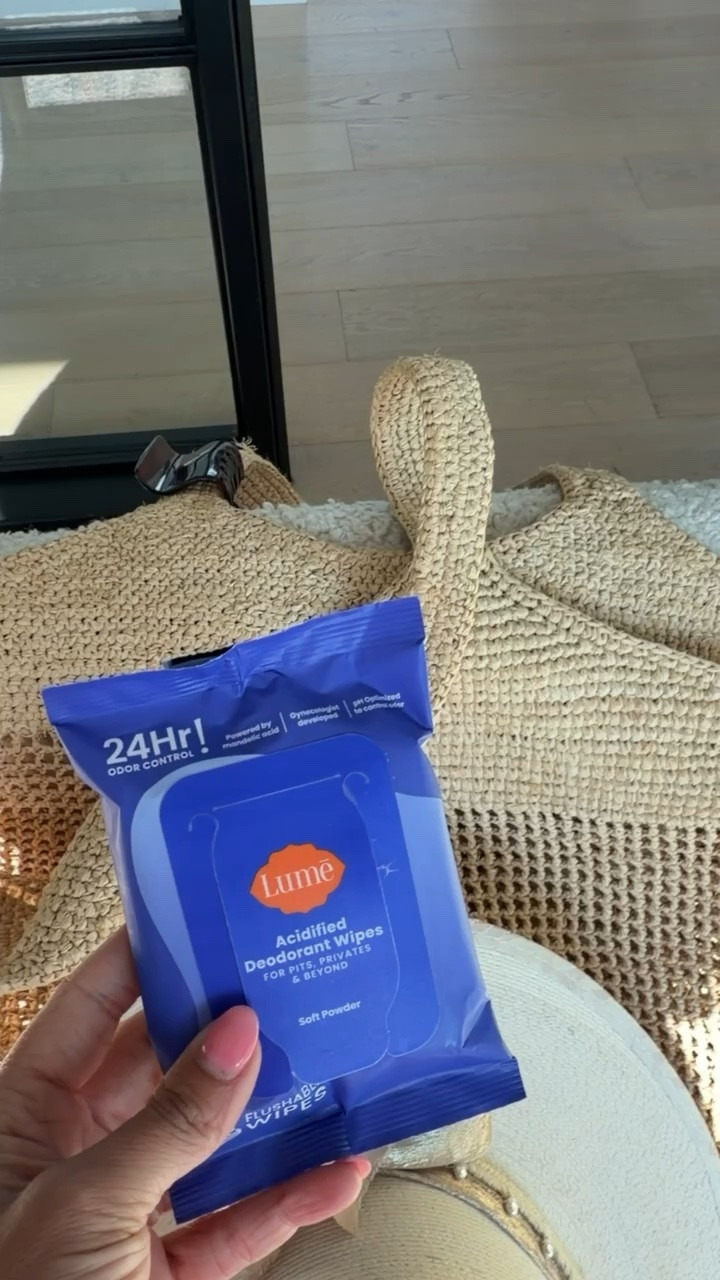 These lume deodorant wipes are so good! I keep them in my car and another in my bag when I travel. Great for the  sports moms! 🙌🏻 they are on sale right now for only $15 for a pack of 3! Sale won’t last long!!