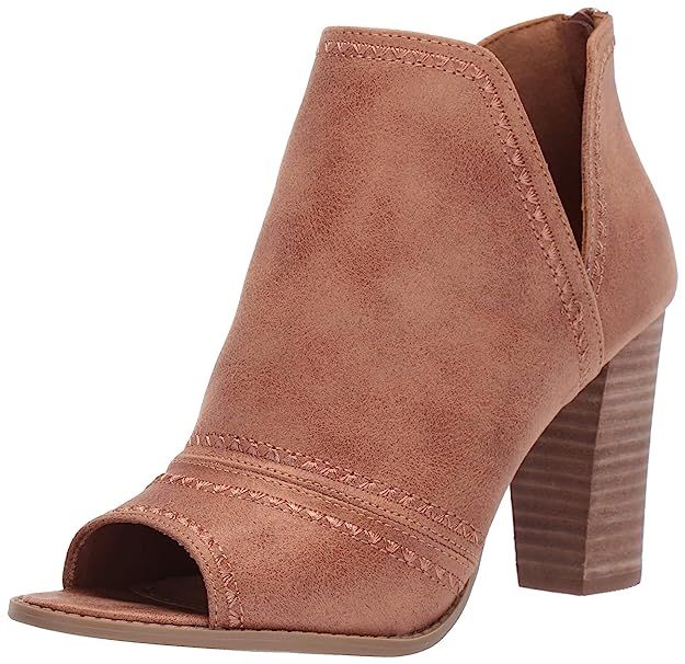 Report Women's Ray Ankle Boot | Amazon (US)