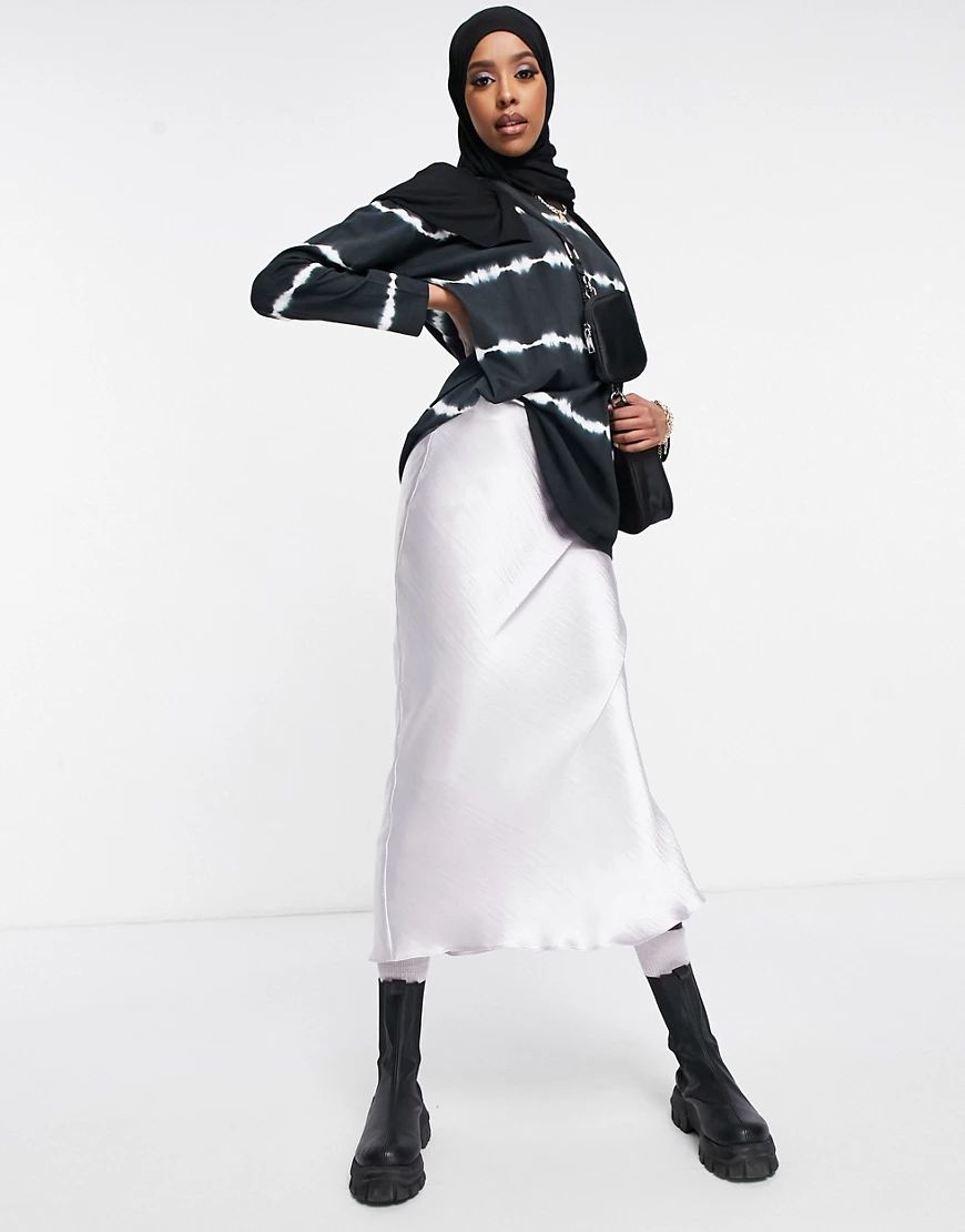 ASOS DESIGN high shine satin midaxi slip skirt in silver | ASOS (Global)