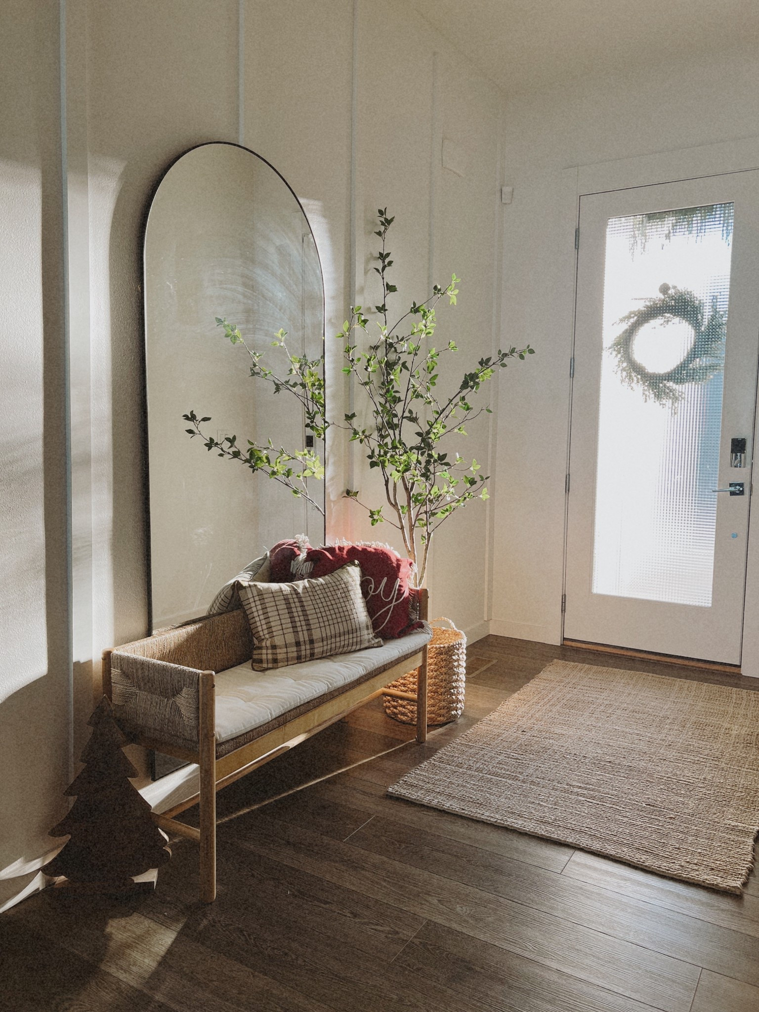 Cozy, neutral, and functional—just the way I like it 🤎
Every piece in this entryway is affordable and easy to mix into any home style.
🛒 Shop everything here and save yourself the guesswork.

#LTKHome