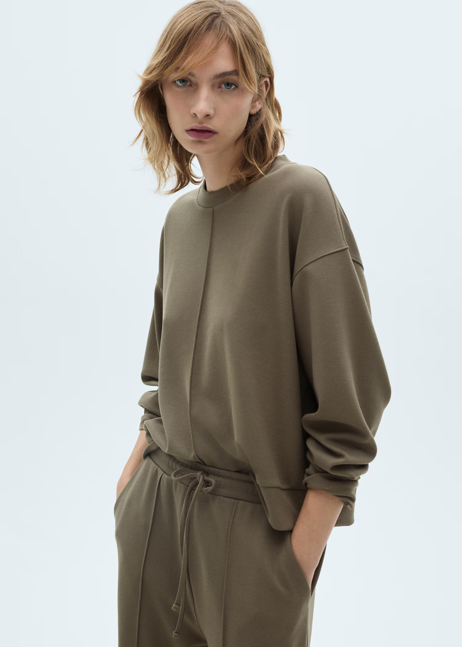 Crew-neck sweatshirt with stitching detail - Women | MANGO United Kingdom | MANGO (UK)