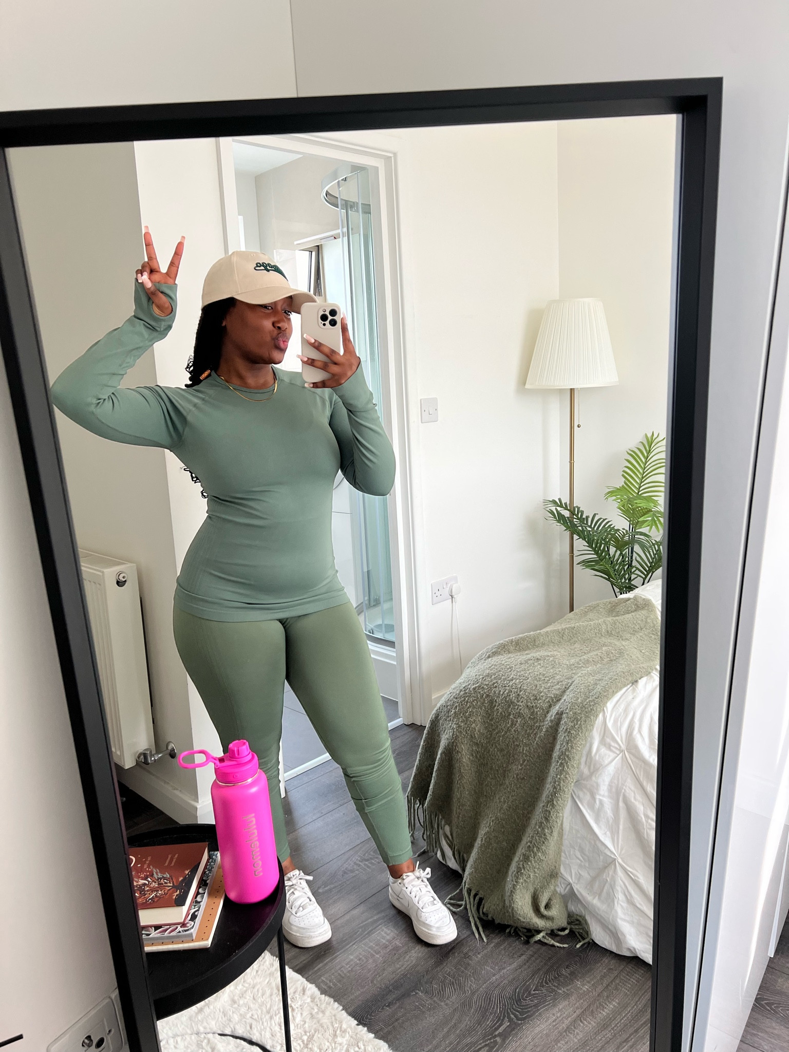 Back to life, back to reality 🏋🏾🤸🏾‍♀️

Gym set, gym bottle, water bottle, gym shoes, Nike air force 1s, gym leggings, gym top

#LTKfit #LTKunder50 #LTKcurves