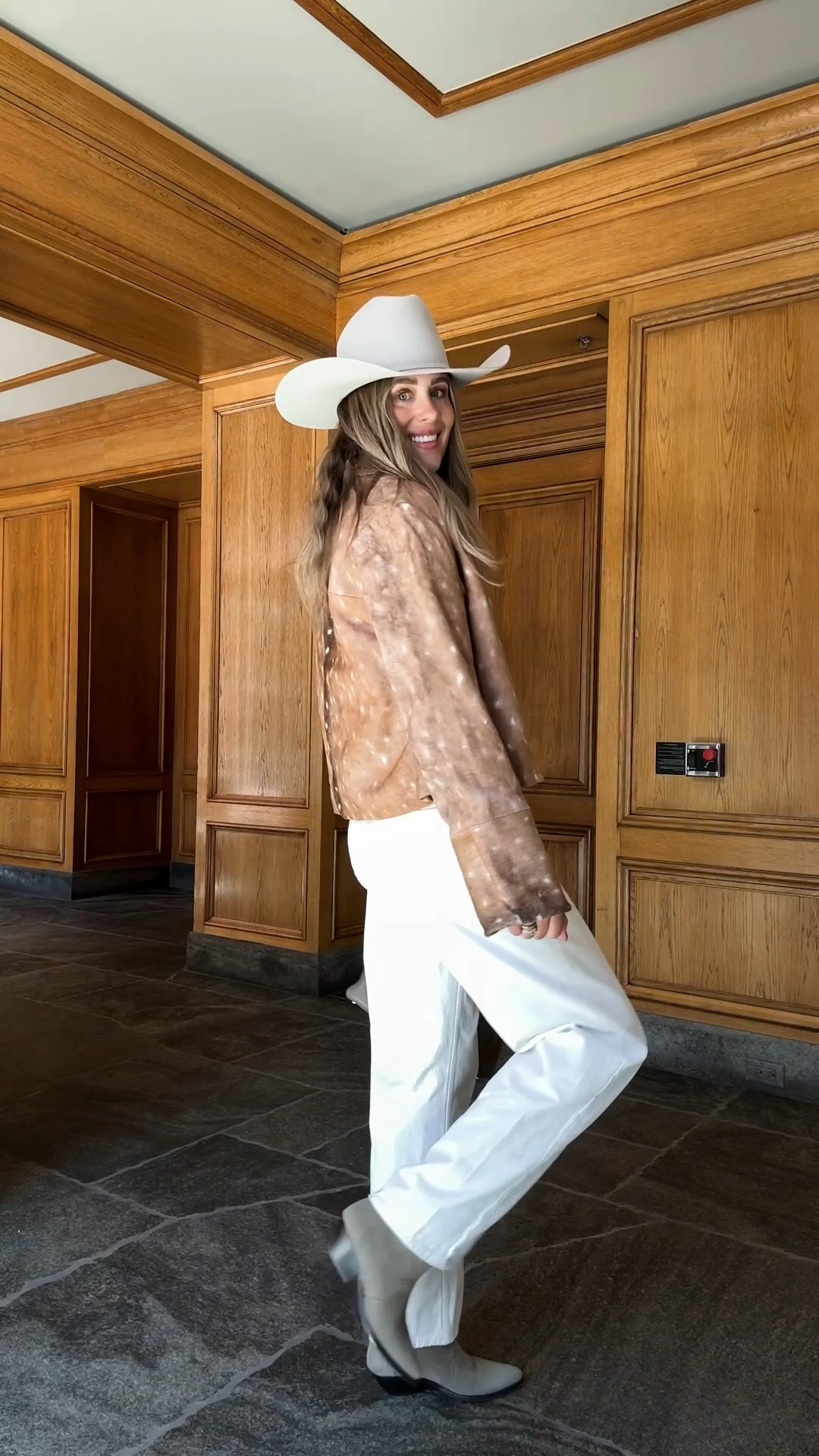 Fashion Jackson, Aspen outfit, mountain chic, white jeans 

#LTKootd #LTKOver40