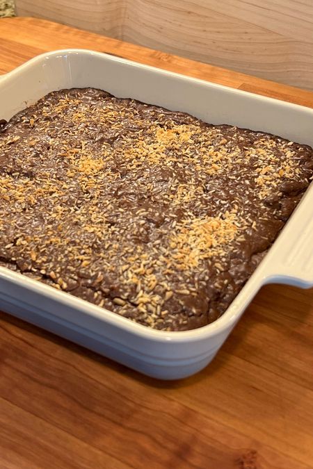 We haven’t had dessert since we got home (a rarity in this household!) so I whipped up some quick coconut brownies. Waiting until after dinner to try them but they look and smell delicious!

Recipe via @dinnerthendessert

#brownies #coconut #coconutbrownies #homebaker #fromscratch #lecreuset 

#LTKhome