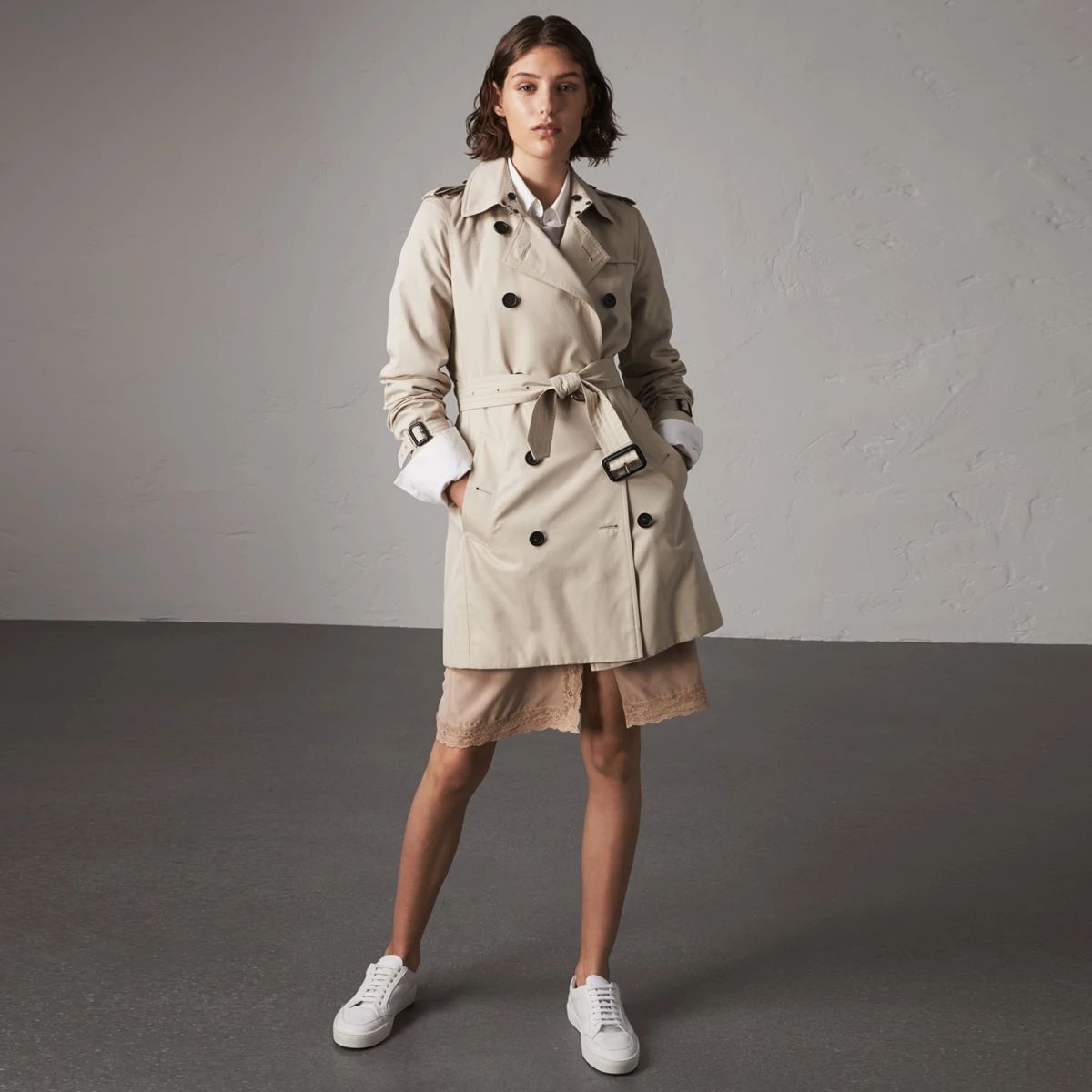 Burberry The Kensington - Mid-length Trench Coat, Size: 00, Beige | Burberry (US)