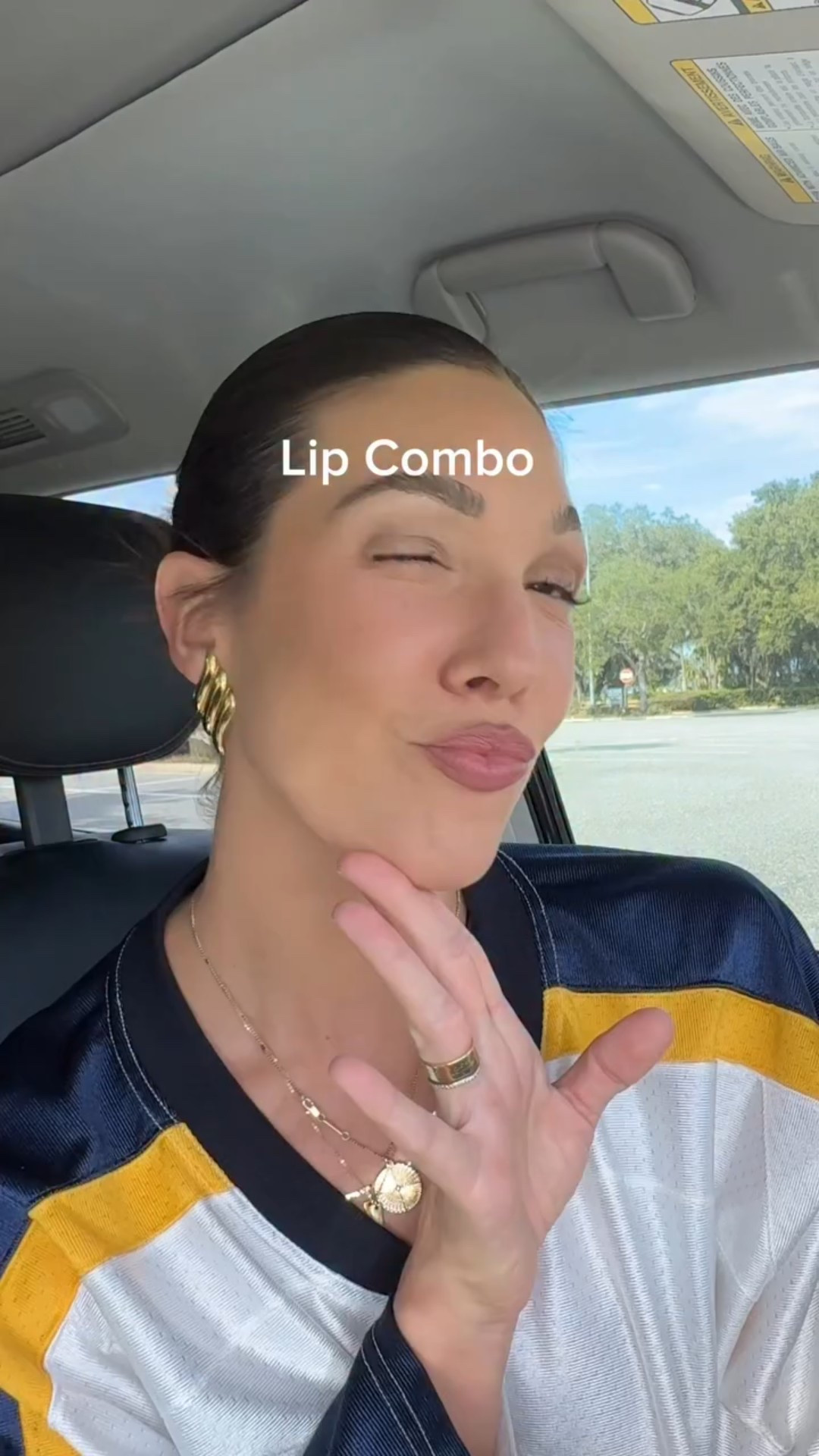 Current obsession: this lip combo 🤎✨

@nyxcosmetics @merit 

#everydaymakeuplook #lipcombo #falllipcolor #makeupreel #beautyreels #momlifemakeuproutine #merit