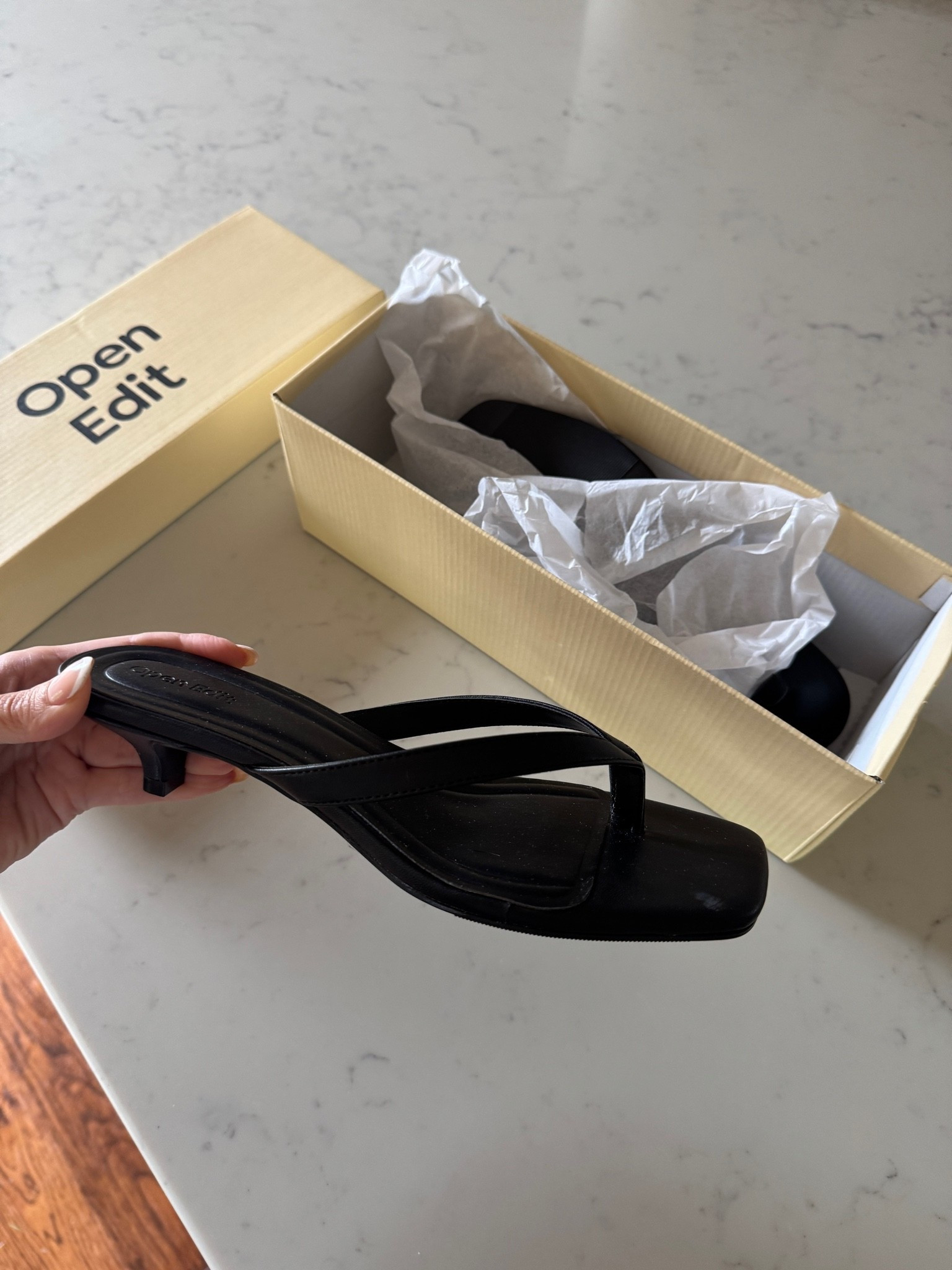 Fab basic flip flop with little kitten heel