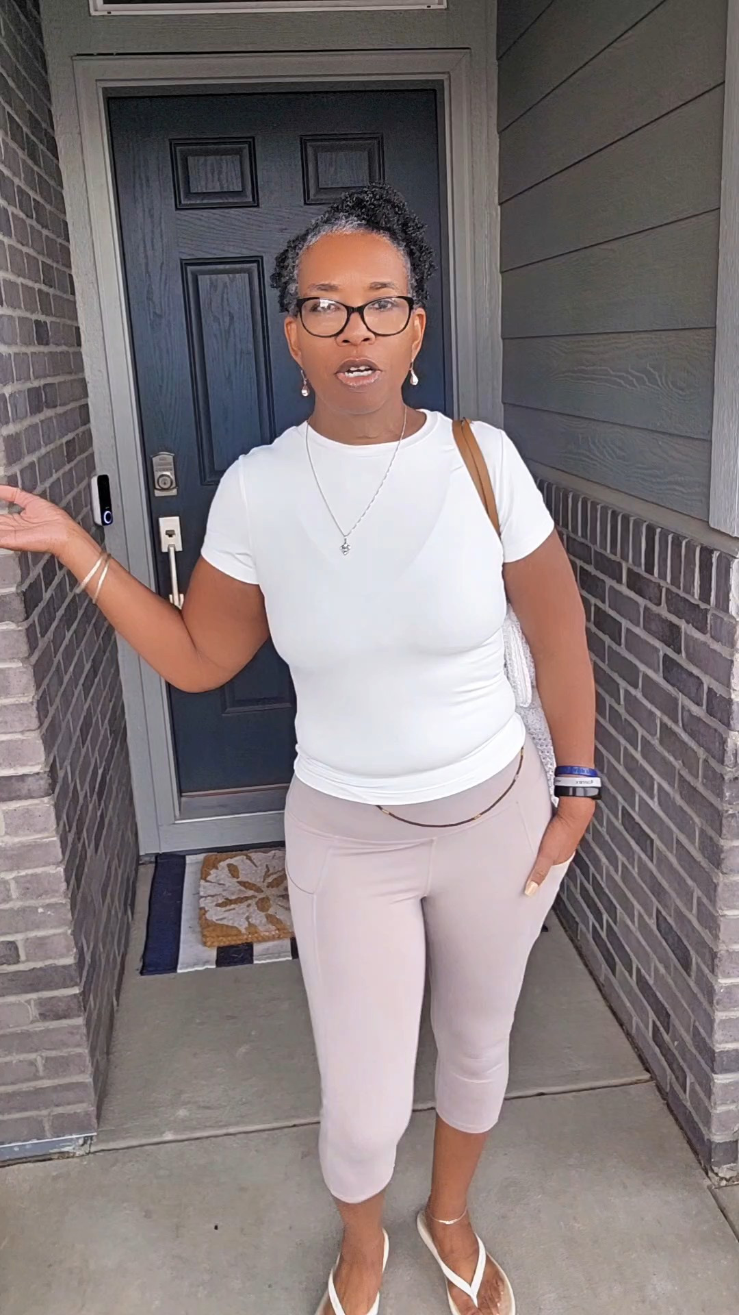 Same capris…just switched the top 👀Easy outfits using this Amazon 3-packLinked in LTK

#LTKFestival #LTKU #LTKOver40