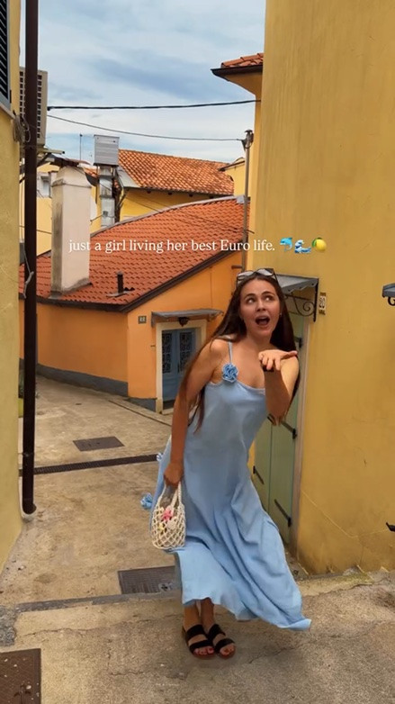 Just a girl living her best Euro life. 🐬🌊🍋
📍: Opatjia, Croatia🇭🇷

#eurosummer #croatia