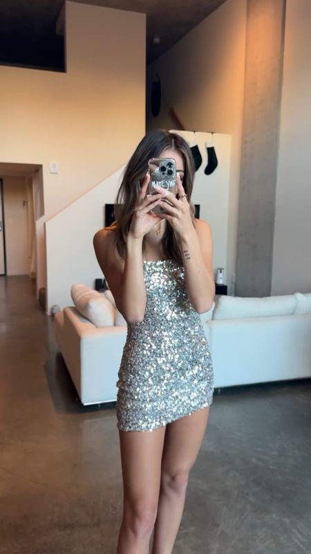 Sparkly New Year’s Eve Outfits

Princess Polly, Outfit Inspo, Sparkly Dress, New Year’s Dress, Holiday Outfit, Neutral Style 

#LTKSeasonal #LTKstyletip #LTKHoliday