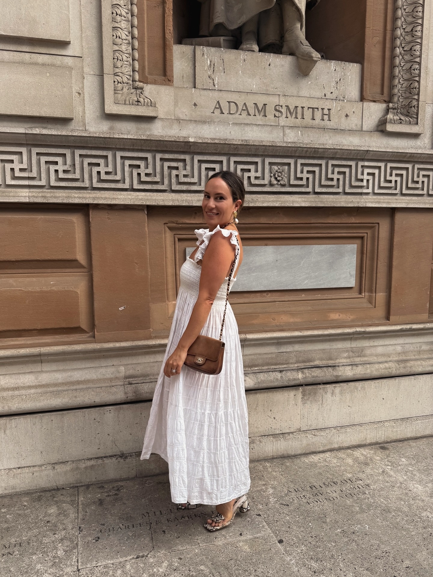 Summer whites & golds for a private view of the upcoming Kiefer / Van Gogh exhibition. Absolutely breathtaking show of two masters — one impressionist, one contemporary. About to renew my membership with the @royalacademyarts , their shows are always exceptional.