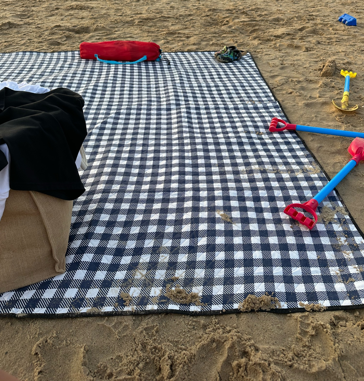 Great for the park, beach, grass, everywhere! Plus is easy to clean. I got the navy one, but it comes in a variety of colors 

#LTKSeasonal #LTKfamily #LTKtravel