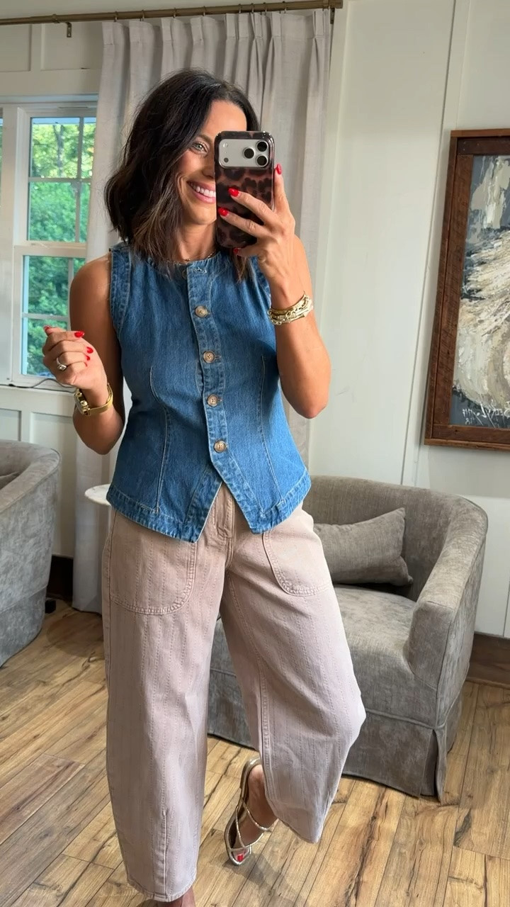 Such a cute way to start wearing fall colors without fully dressing for fall yet 🤎 These Target jeans are SO good with this denim top! I love the fit and color together—definitely an outfit I’d wear on repeat.

#TargetStyle #TargetFinds #AmazonFashion #FallOutfit #AffordableFashion #LTKStyle