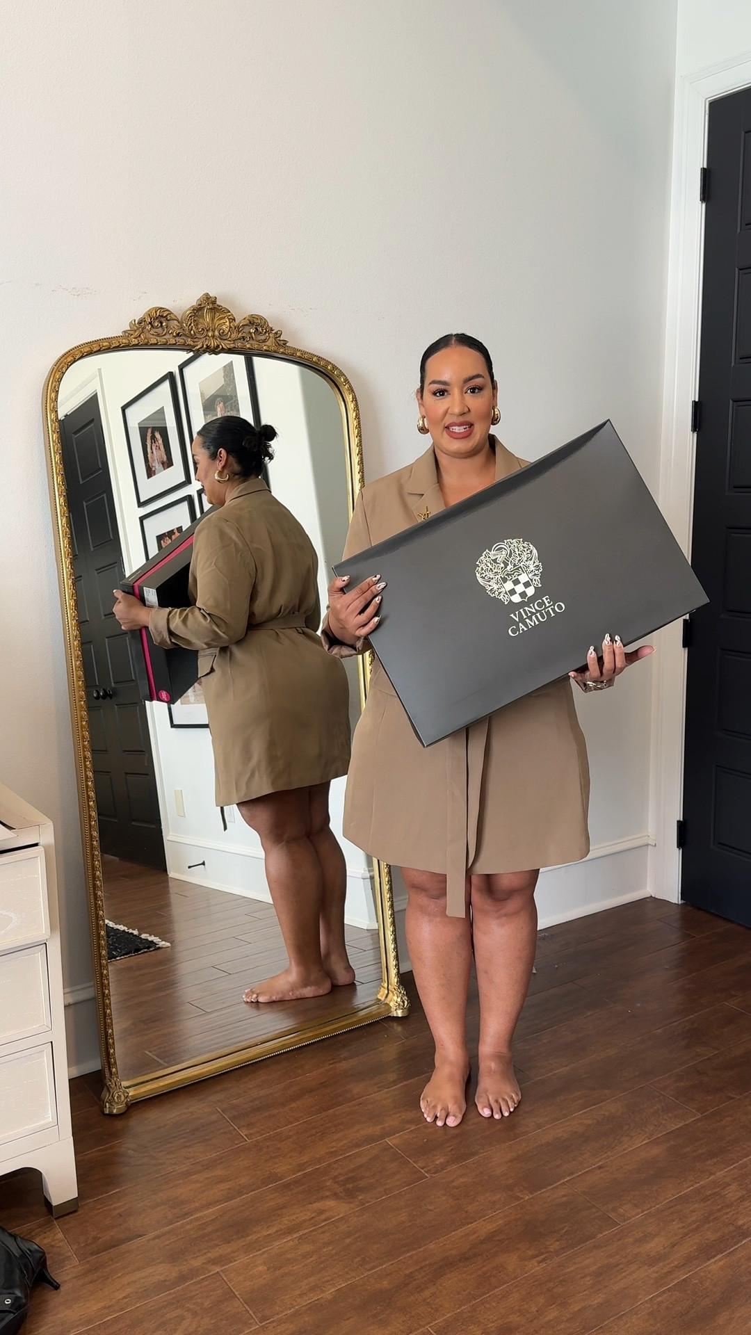 Trying on these wide calf boots from Vince Camuto. For reference I have wide calves that are 19inches. I’m wearing the extra wide calf boot 