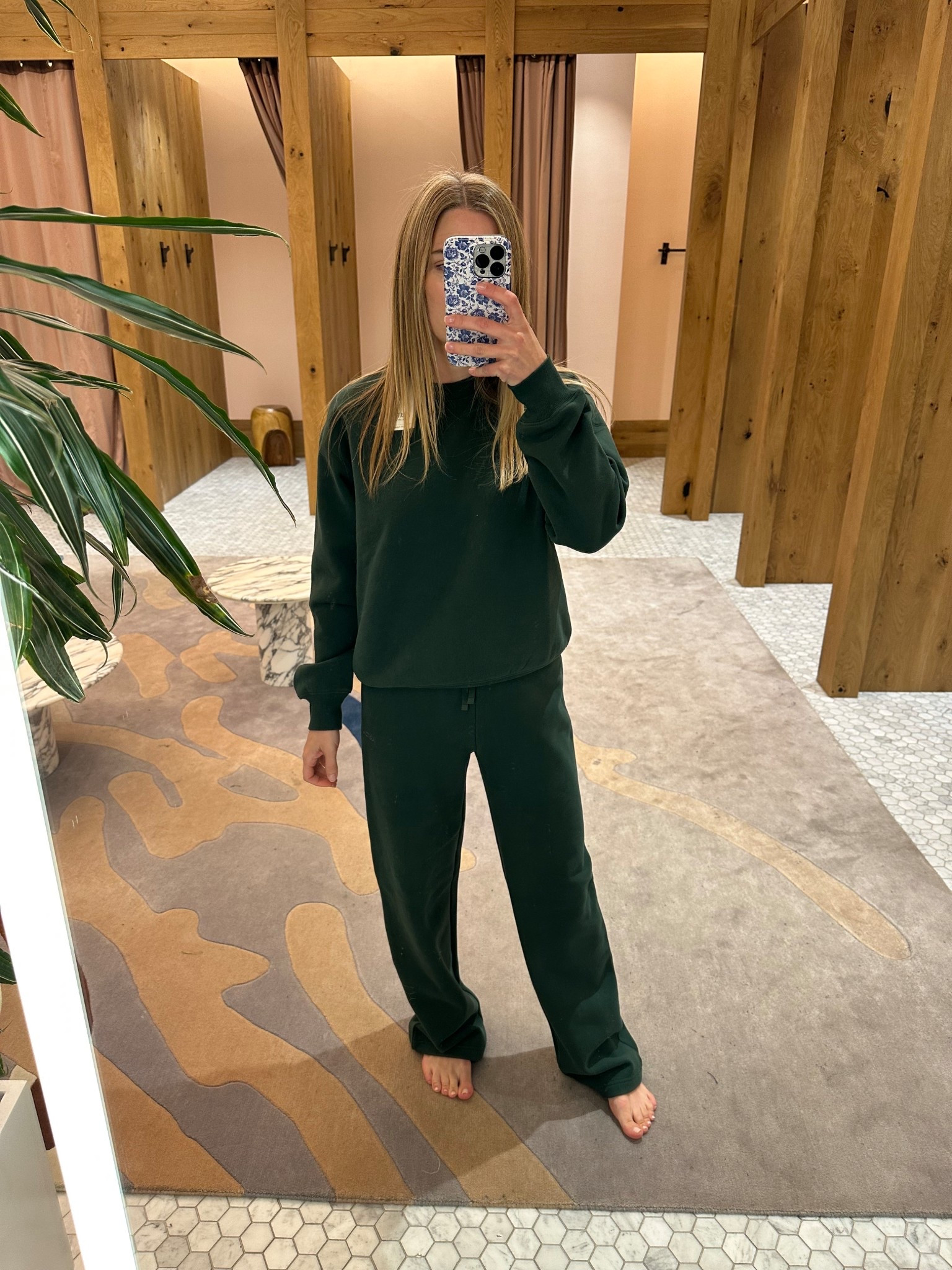 New sweatsuit loading …

#LTKcanada #LTKfall #LTKstyletip