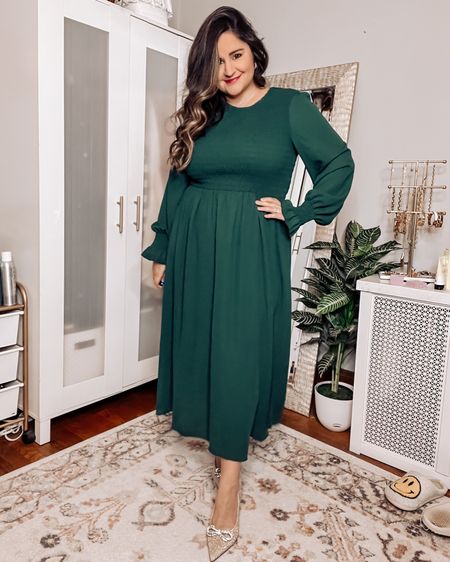 Wearing an L in the maxi dress
Sparkly heels

Holiday style, holiday dress, Christmas dress, bow tip heels, sparkly heel, green dress, maxi dress

#LTKHoliday #LTKcurves #LTKunder50