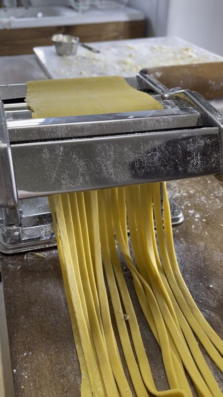 Pasta maker, heavy duty pasta maker, pasta roller, pasta machine, kitchen tools

#LTKfindsunder50