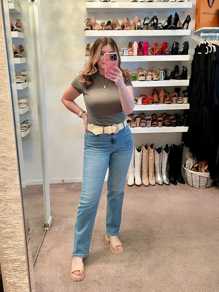 What I wore to the office this week


Thursday - Amazon top, bomber jacket, straight leg jeans, belt, chunky sandals, initial necklace

#LTKstyletip #LTKfindsunder50 #LTKshoecrush