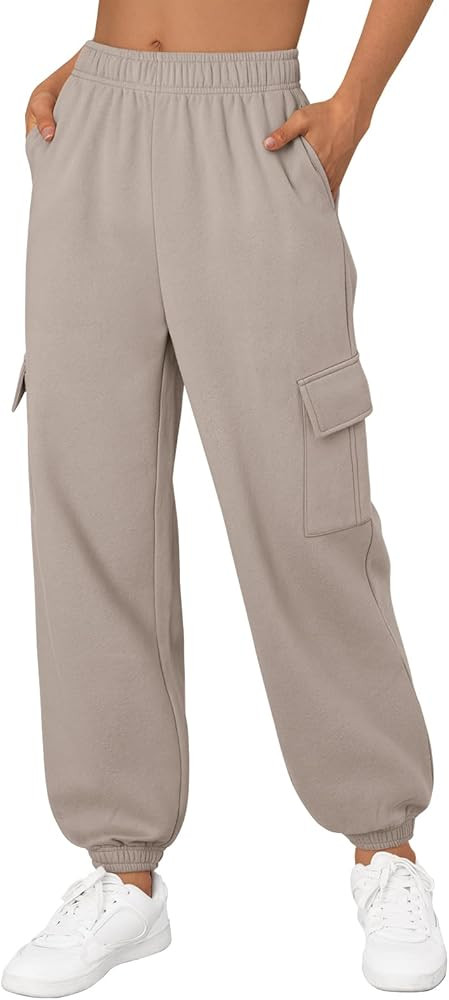 Trendy Queen Womens Cargo Sweatpants Oversized Fleece Joggers Baggy Athletic Pants with Pocket | Amazon (US)