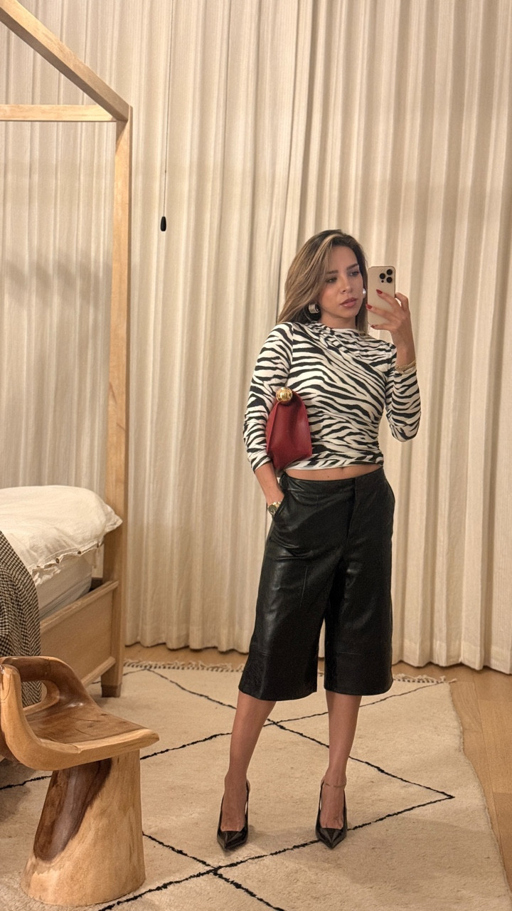 Chronically overdressed

#LTKootd #LTKFindsUnder100 #LTKHoliday