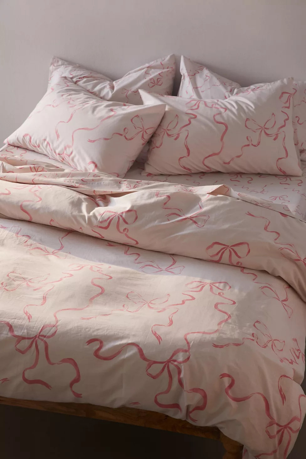 Painted Bows Bedding Set Bundle | Urban Outfitters (US and RoW)