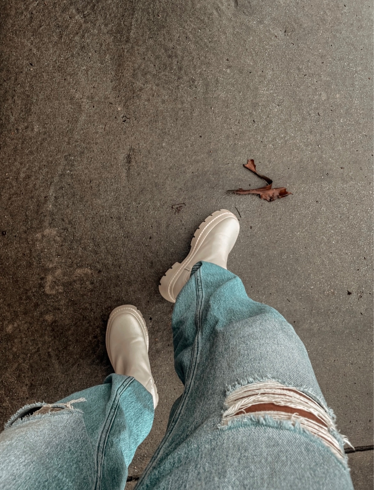 I’m wearing women’s size 8 Chelsea boots! These are from just fab but they are selling out fast!!! So I linked a dupe from kohls below 💕

#LTKfindsunder100 #LTKsalealert #LTKstyletip