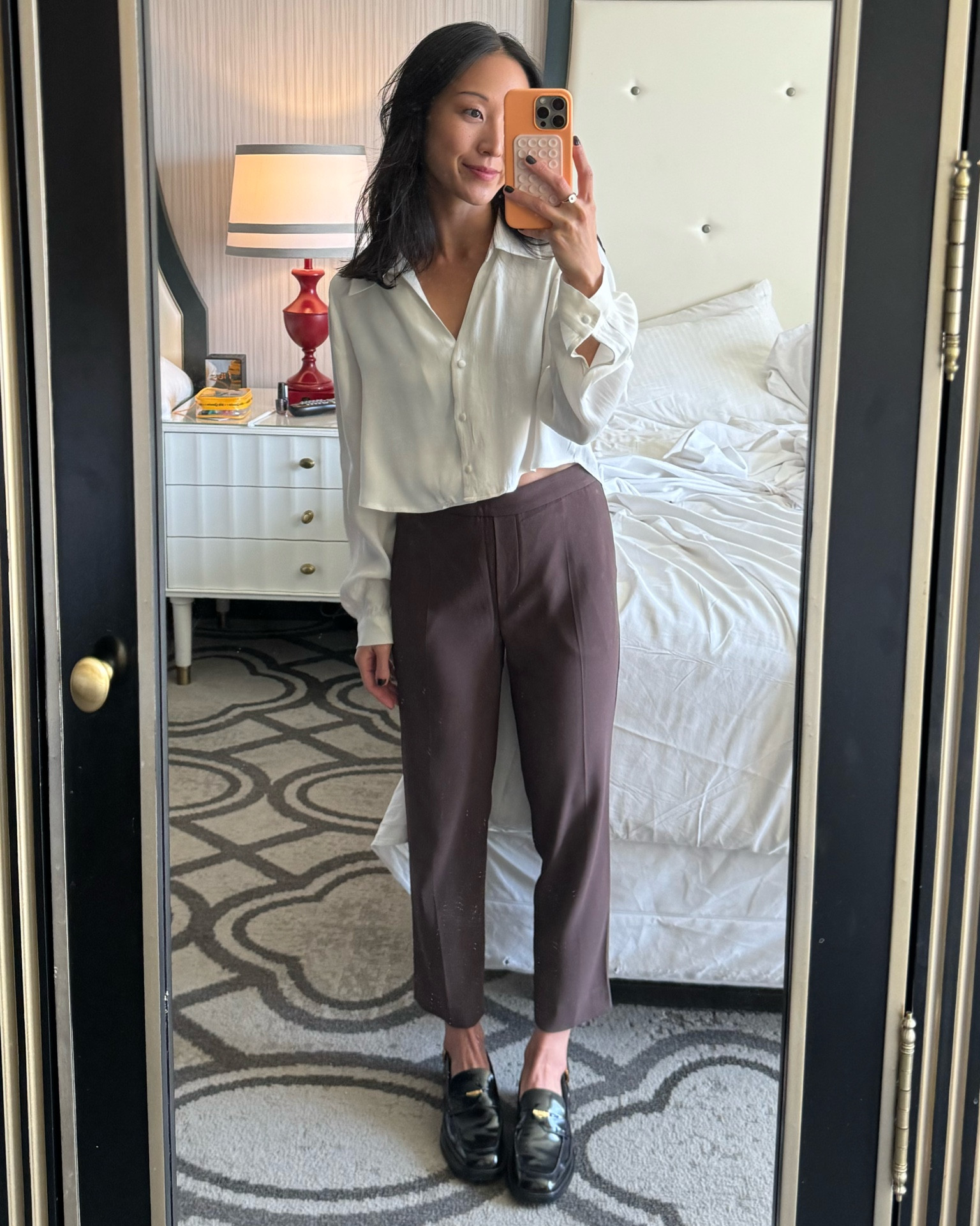 perfect petite outfit. these #aritzia pants go with everything and have an elastic waist!