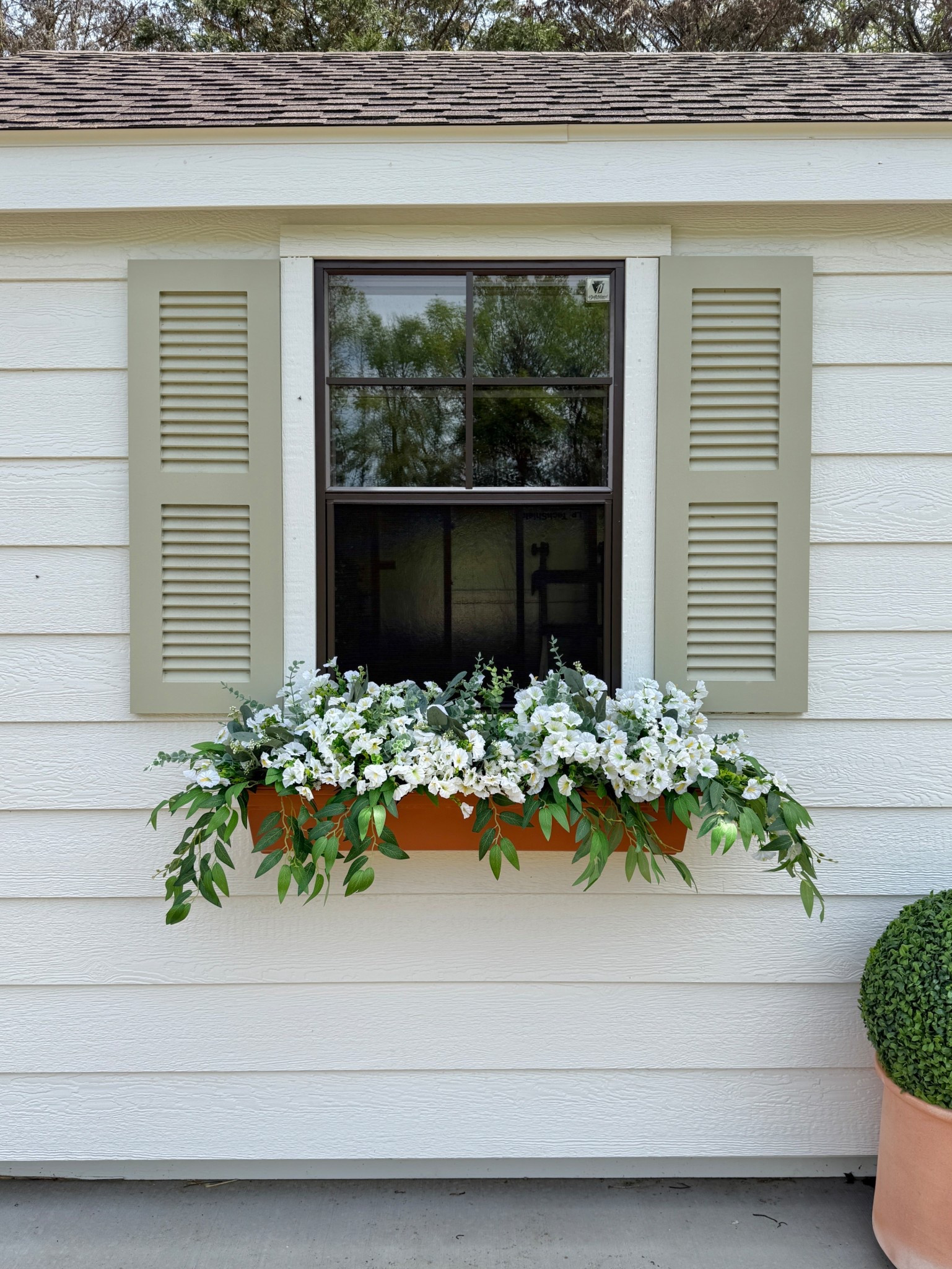 DIY Faux Floral Window Boxes 

#LTKHome