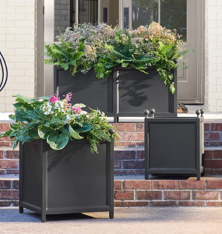 40"×16"×21"  New $599          SKU: 7675400 | Rejuvenation