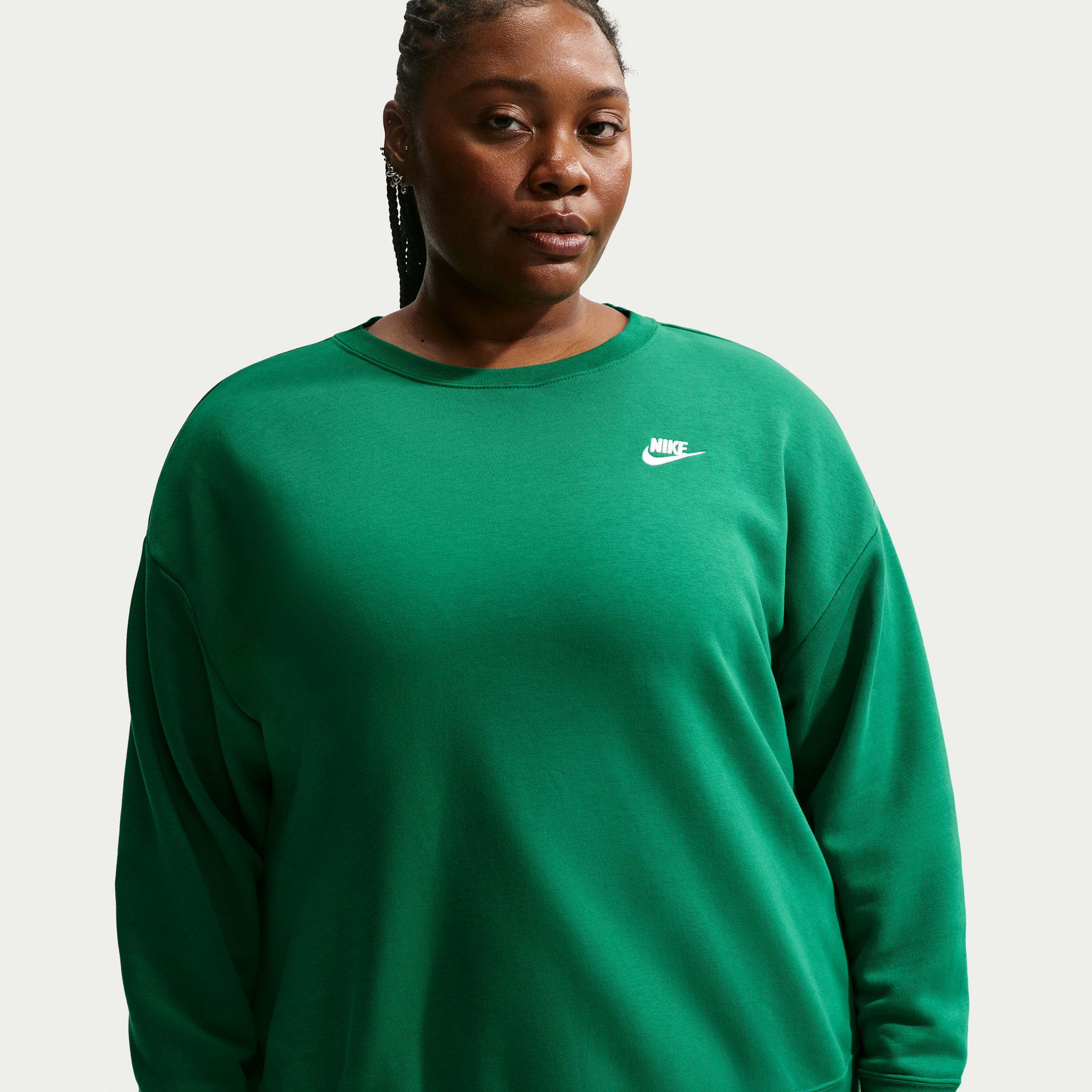 Women's Nike Sportswear Club Fleece Loose Crew-Neck Sweatshirt (Plus Size) in Green | HV2328-365 | Nike (US)
