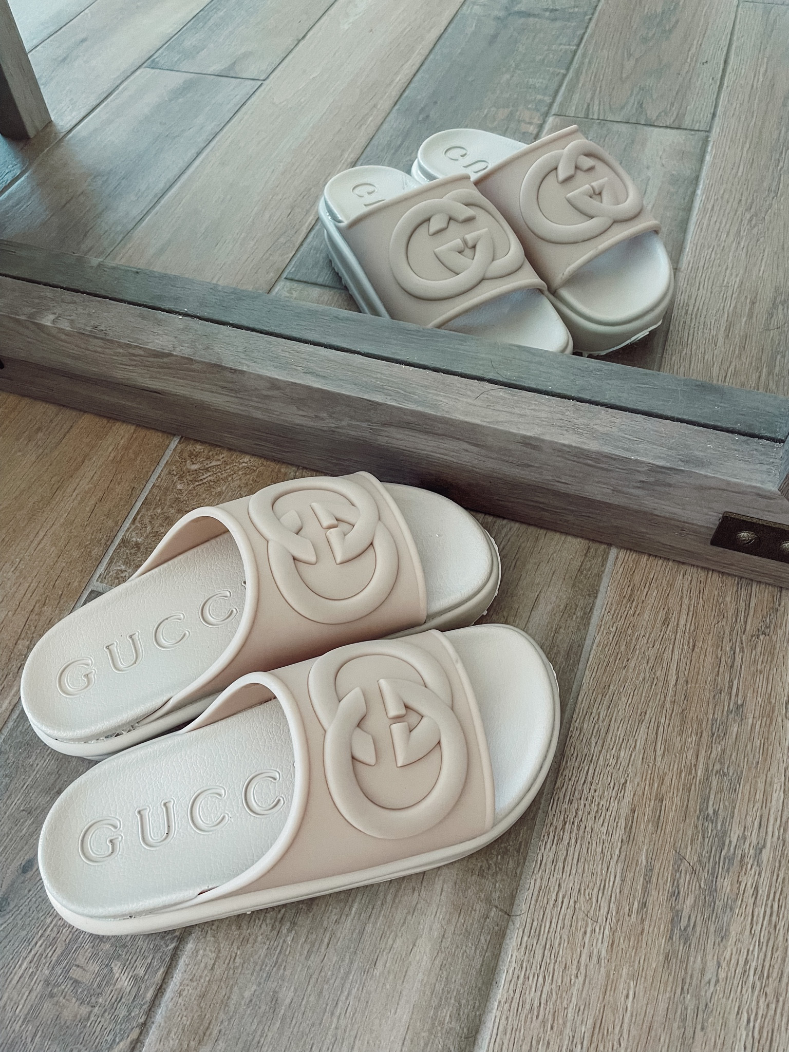Sliding into fall with these fun platform slides. Comfortable. Cute. And match literally everything! 🤍✨🪩

#Gucci #WhiteShoes #Platforms #Slides #PlatformSlides #TrendyShoes



#LTKBacktoSchool #LTKshoecrush #LTKstyletip