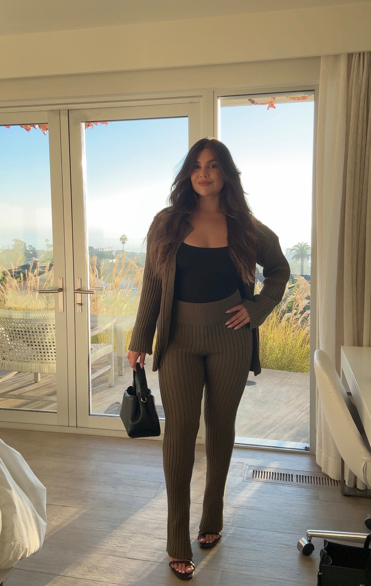 WFH to GNO look 💻🍸#wfhoutfit #girlsdinneroutfit #beis #fashionnova

Exact set is @fashionnova Charlotte Sweater Pant Set - Olive

#LTKMidsize #LTKFindsUnder100 #LTKActive