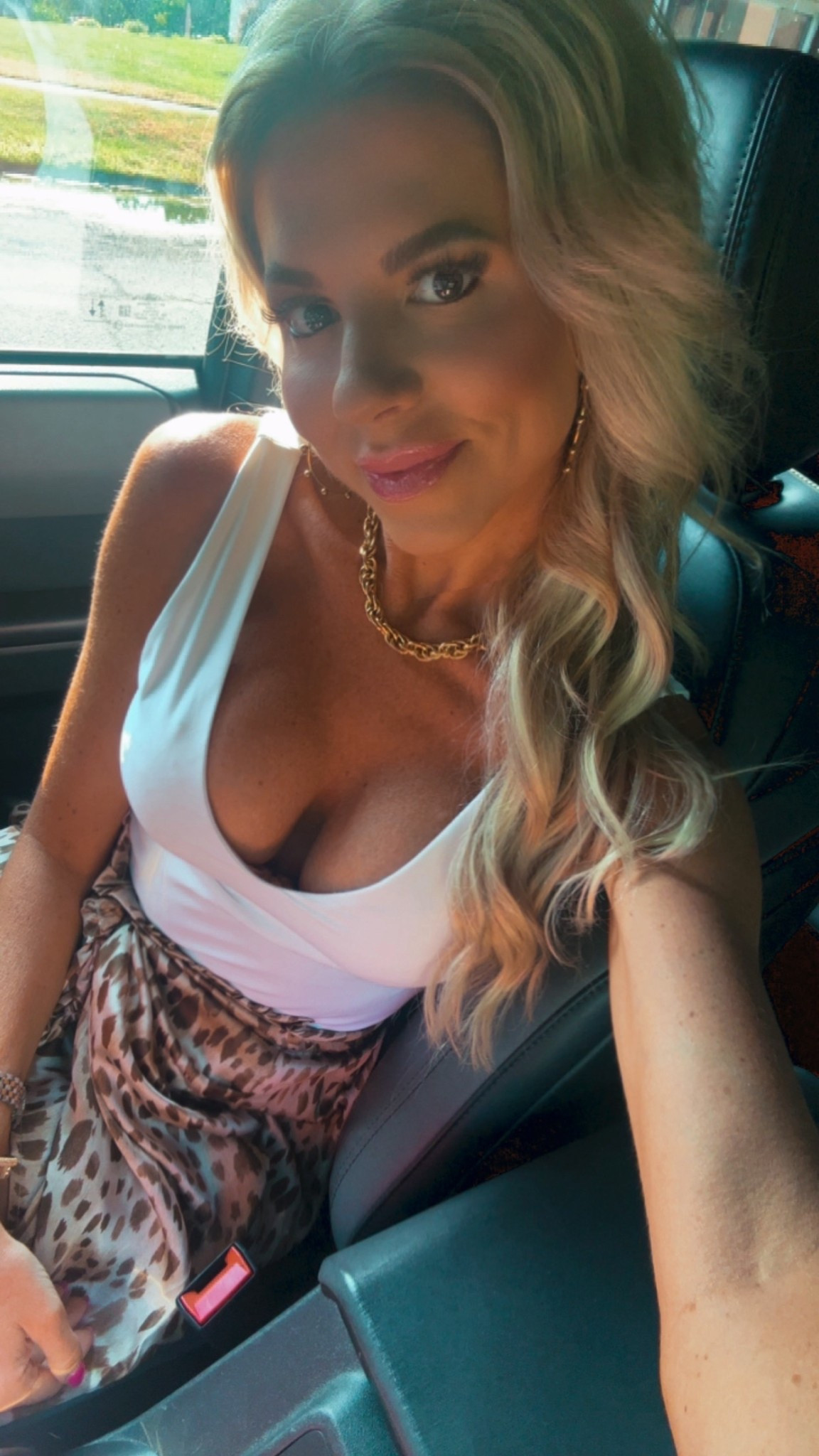 #bodysuit#vicidoll#skirt

#LTKStyleTip #LTKPetite #LTKSeasonal