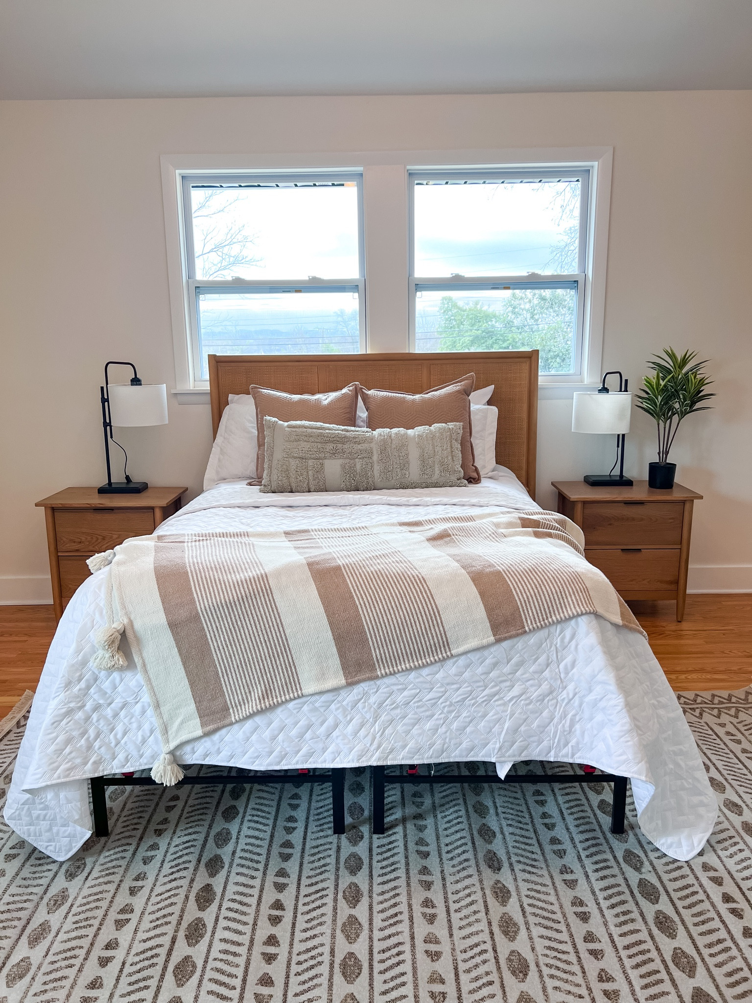 Check out this Master Bedroom 😍


#LTKhome #LTKSeasonal #LTKHoliday