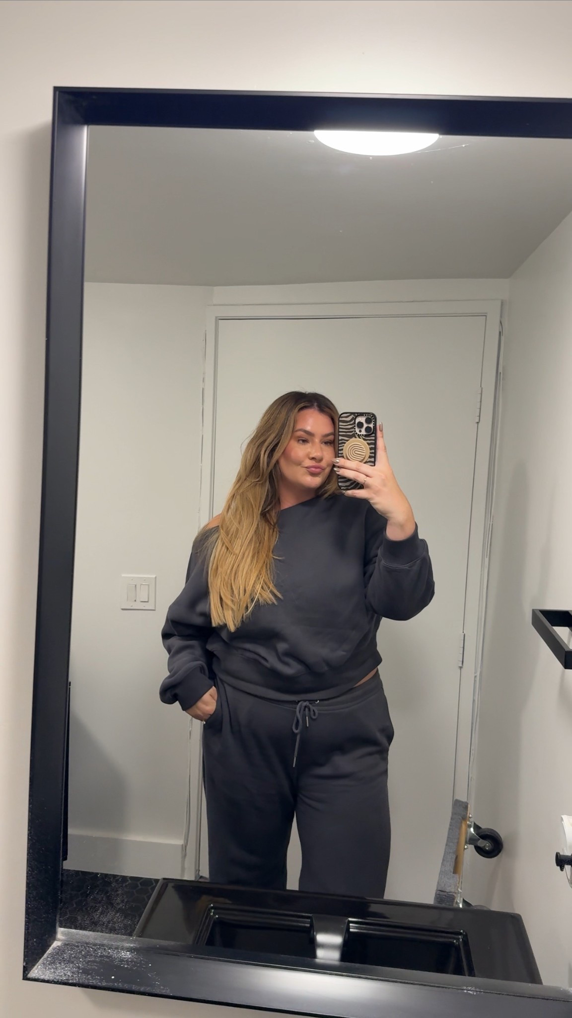 the cutest sweat set! wearing an xl in both!!

#LTKMidsize #LTKStyleTip #LTKActive