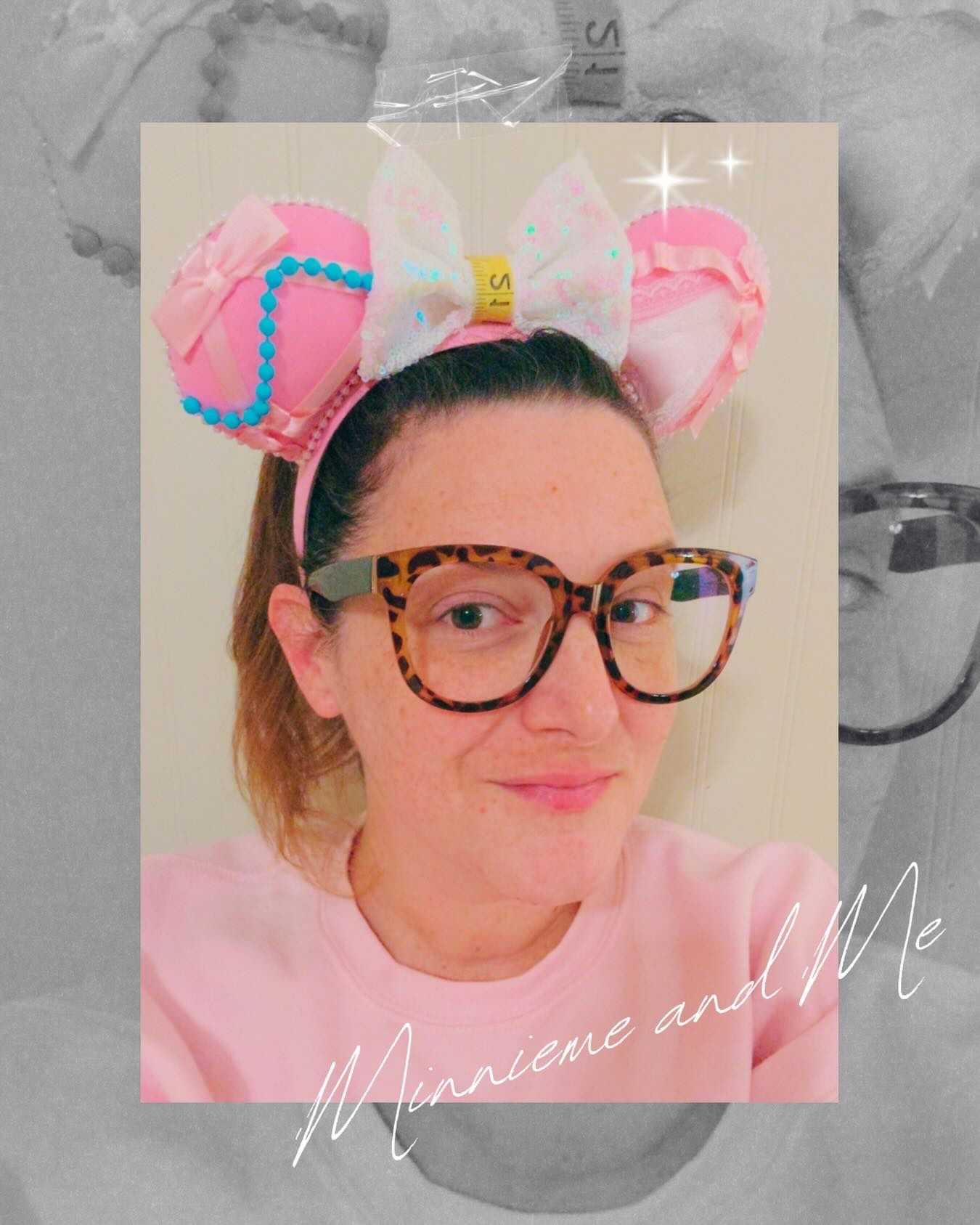Shoutout to one of my first and FAV pair of ears—these gorgeous Cindy-inspired ones by Minnieme and Me! 💖🩵🤍 Cindy’s pink dress is also my FAV princess dress…

*Want to twin? Use code ZOE10 from some 💰 off!