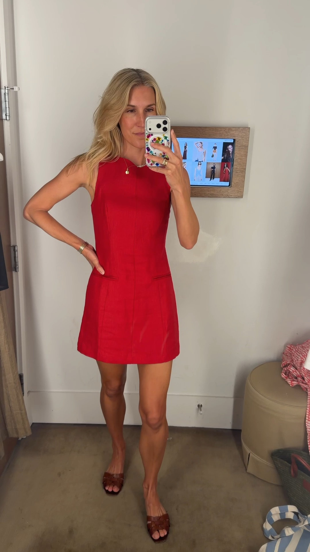 Perfect little red linen dress for the 4th of July and all summer long!! Wearing a 0