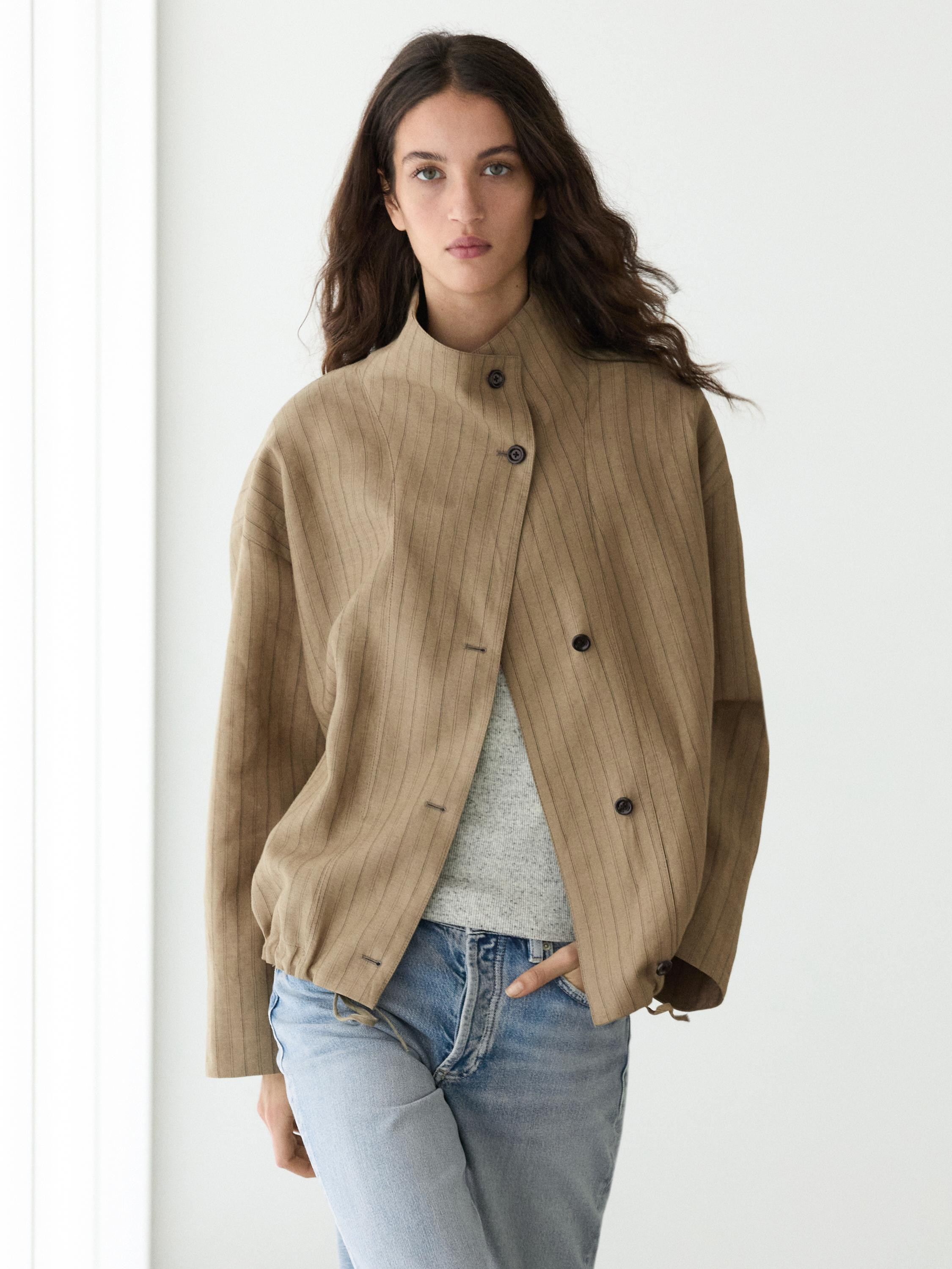 Bomberjacke mit Streifen aus Leinenmischgewebe | Massimo Dutti DE