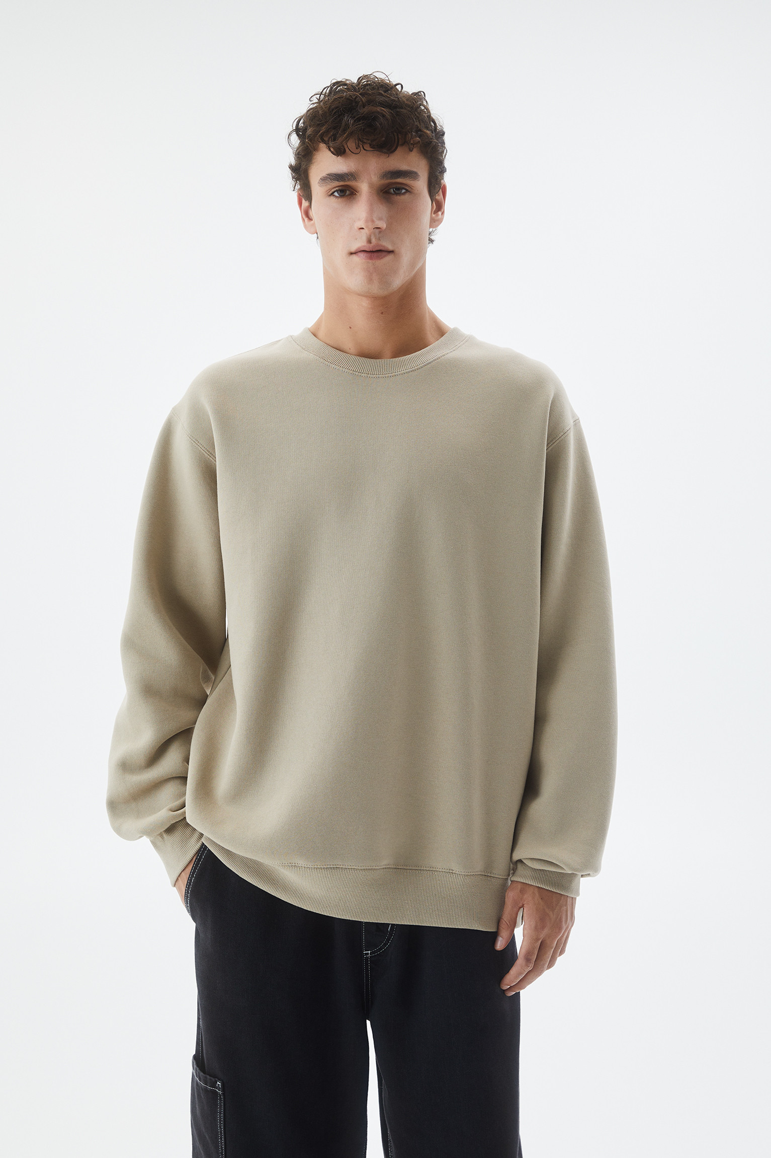 Pack of round neck sweatshirts | PULL and BEAR UK