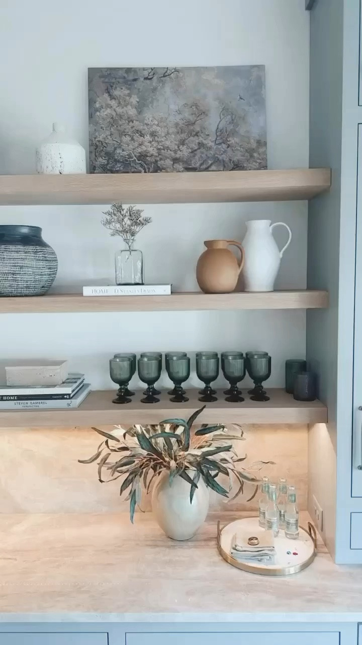 It’s in the details 👏🏼 ! I love the look of this print! 



Loverly grey, home decor, home finds, artwork finds 

#LTKHome