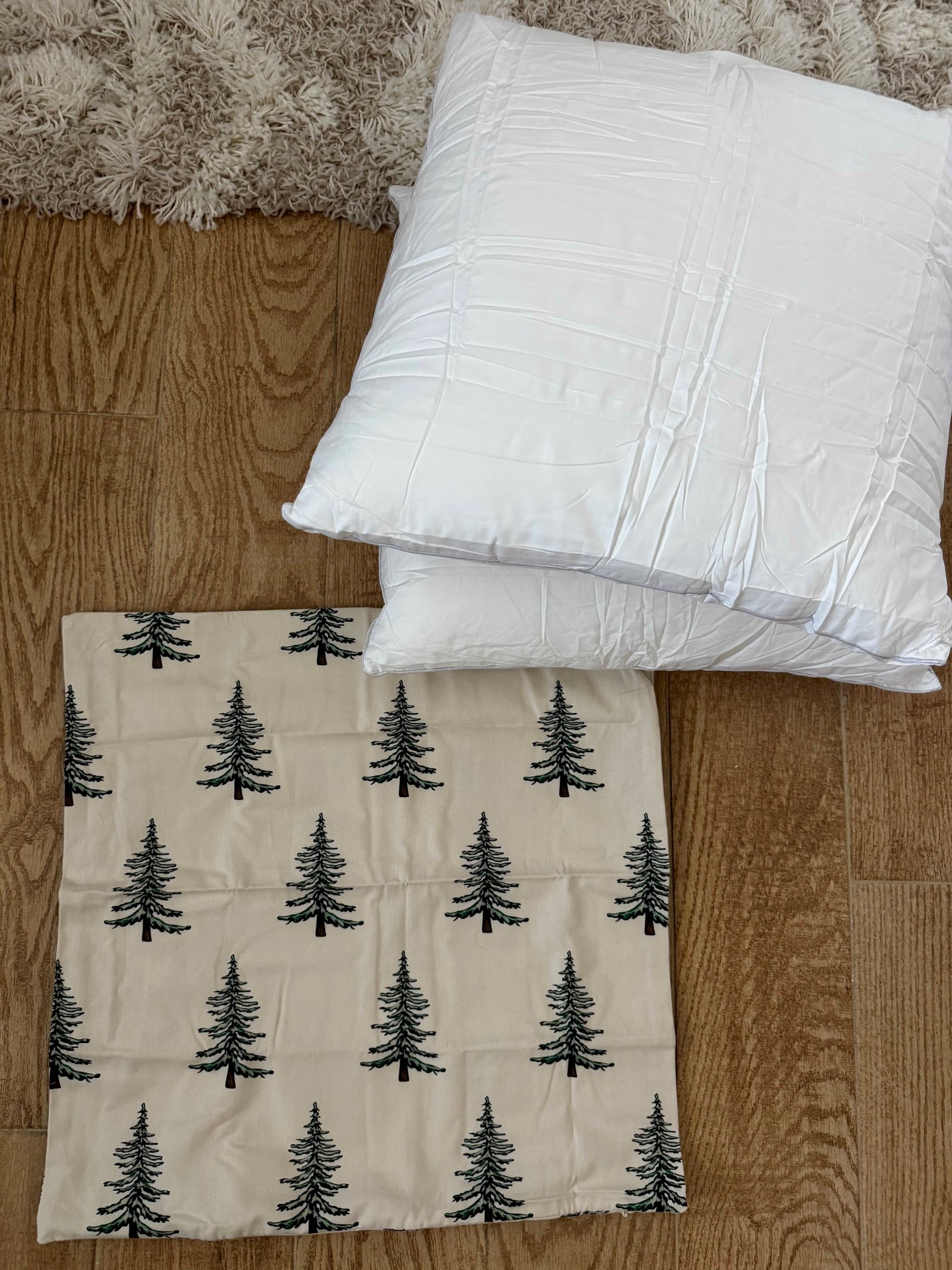 Christmas decor 

#LTKHome #LTKHoliday #LTKSeasonal