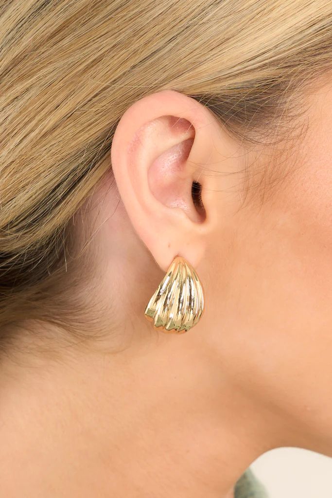 Serendipitous Encounter Textured Gold Earrings | Red Dress