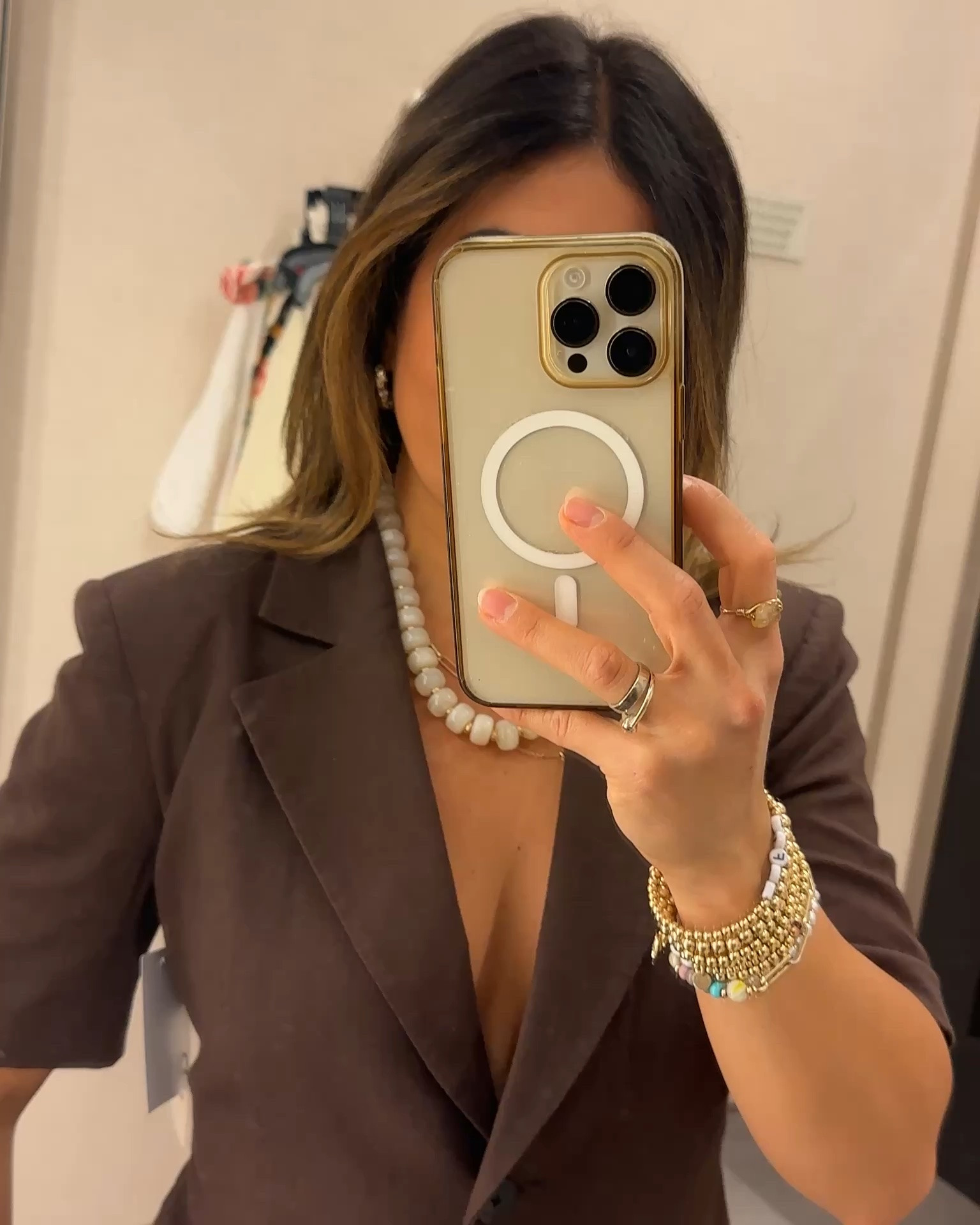 This short sleeve brown blazer might be the chicest thing ever! I’m so in love with the fit and how amazing it looks on! Also these lace trim shorts are stunning! I loved them! 
Blazer size xs
Shorts size xs

#LTKootd #LTKSeasonal #LTKWorkwear
