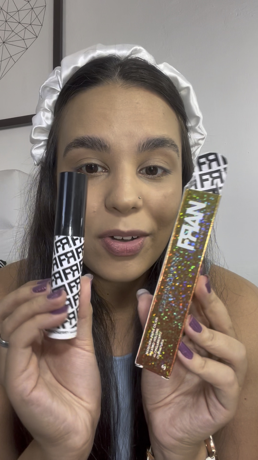 Máscara de Cílios Fran by Franciny Ehlke Maravicherry 🖤

desenvolvida para proporcionar os cílios dos sonhos, já que fornece extremo volume a cada aplicação. 

pincel em formato côncavo e com maior número de cerdas, penteia incrivelmente os fios, formando um filme e revelando volume, alongamento e curvatura. 

fórmula permite que o pincel deslize com facilidade, envolvendo cada cílio e proporcionando a perfeita definição.

#LTKbrasil #LTKsale #LTKbeauty