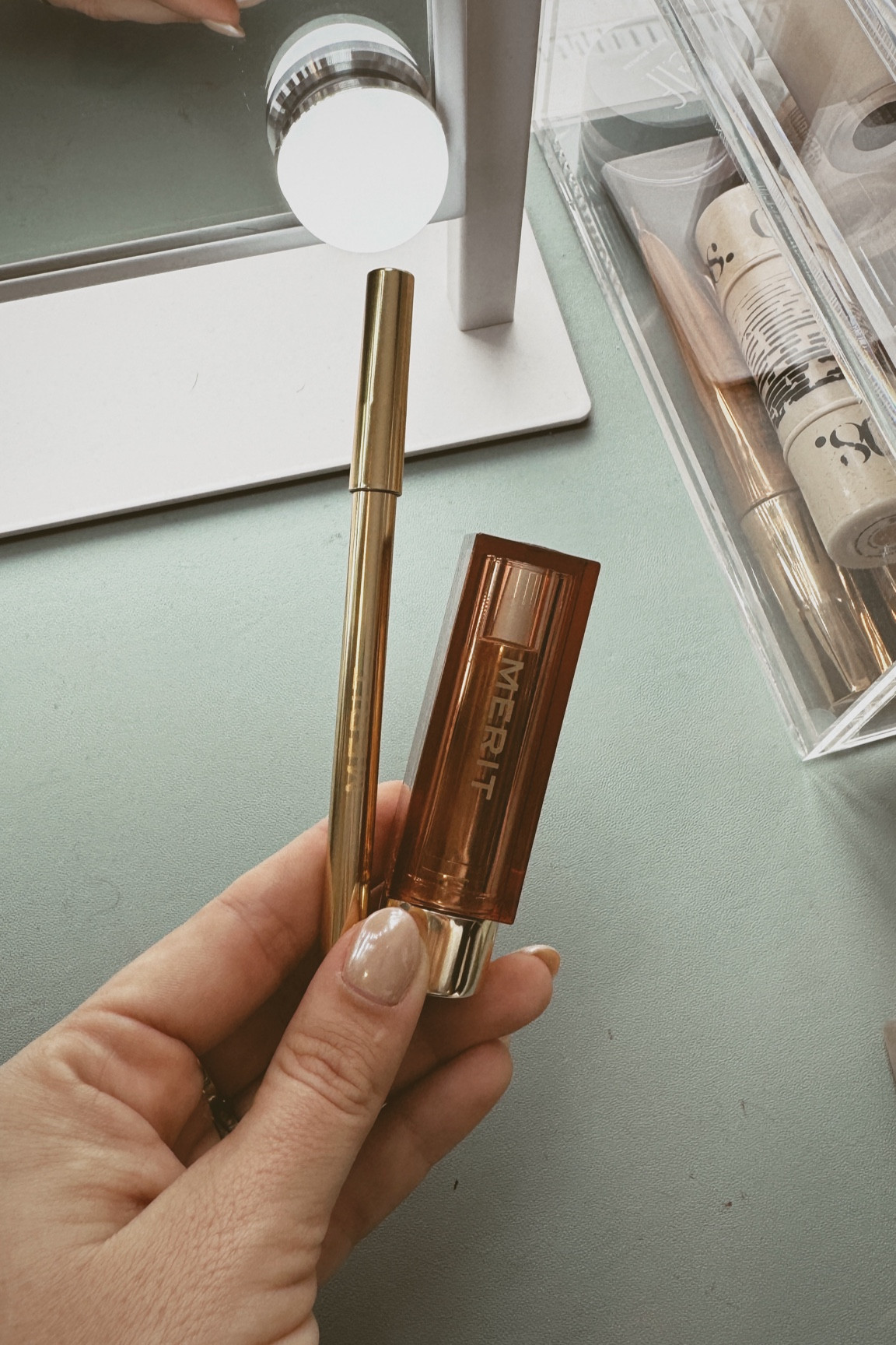 New favorite lip combo from Merit Beauty but the lip liner is sold out so linking a similar option!!
Lip Liner: Anywhere Caffeine
Lipstick: Baby

Lipstick combo | beauty tips | everyday beauty 