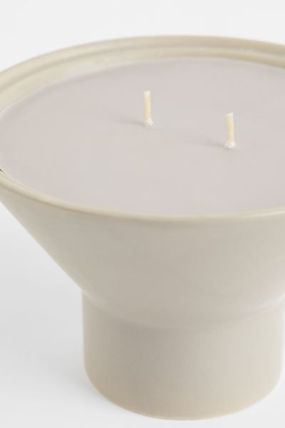 Lidded scented candle | H&M (UK, MY, IN, SG, PH, TW, HK)