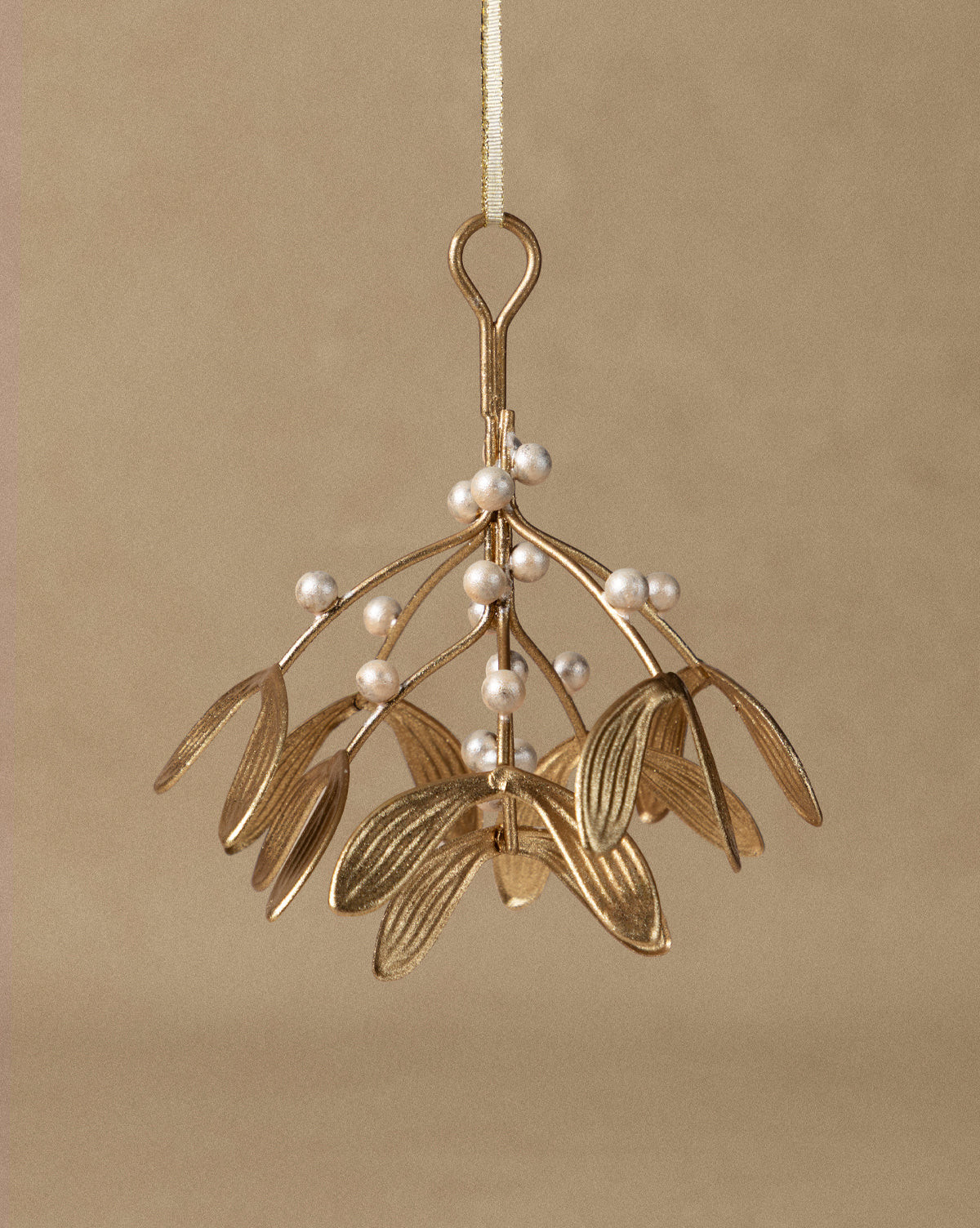 Hanging Mistletoe | McGee & Co. (US)