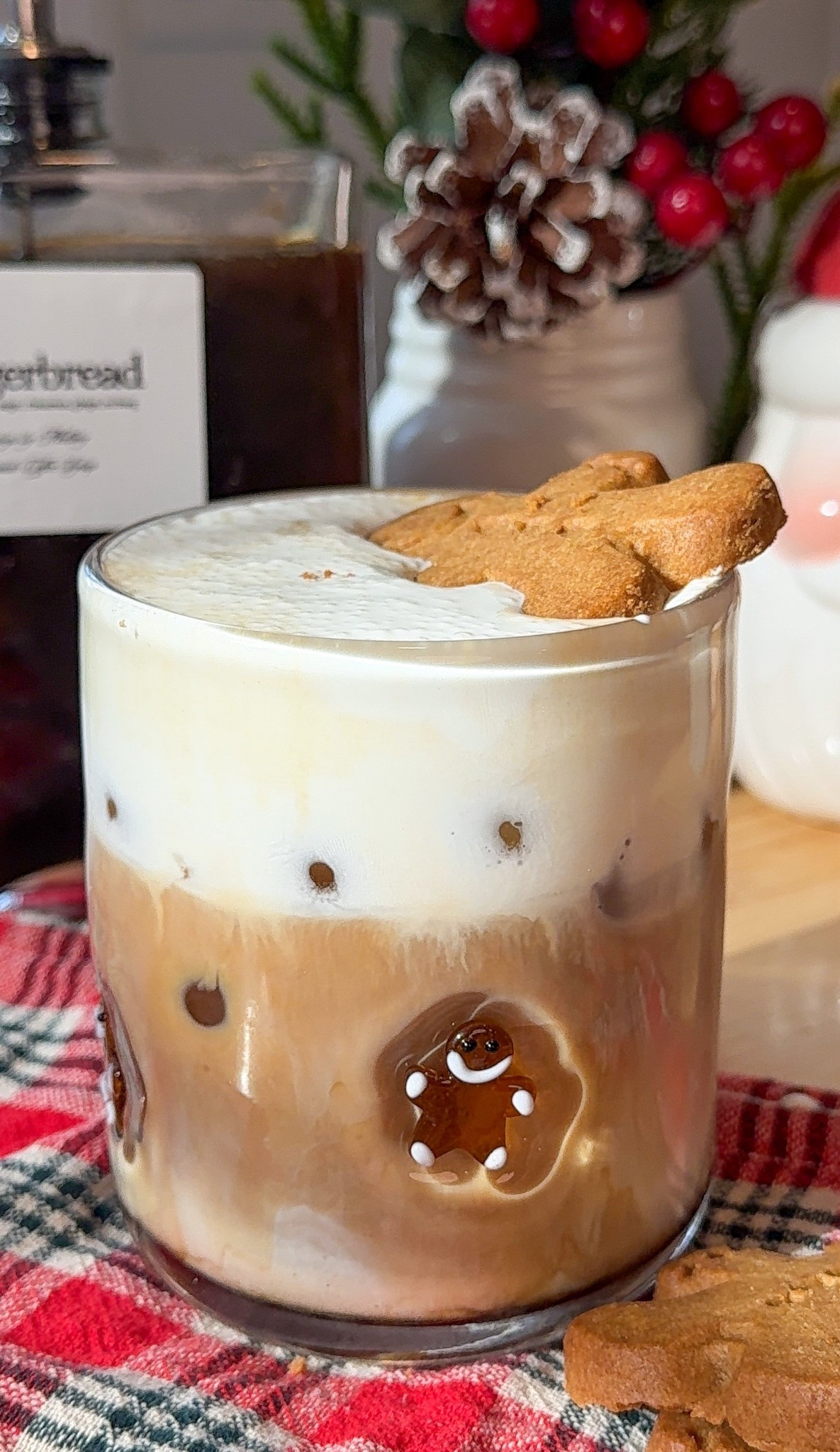 My cute little Christmas gingerbread latte in the perfect holiday cup 

#LTKHoliday #LTKCyberWeek #LTKGiftGuide